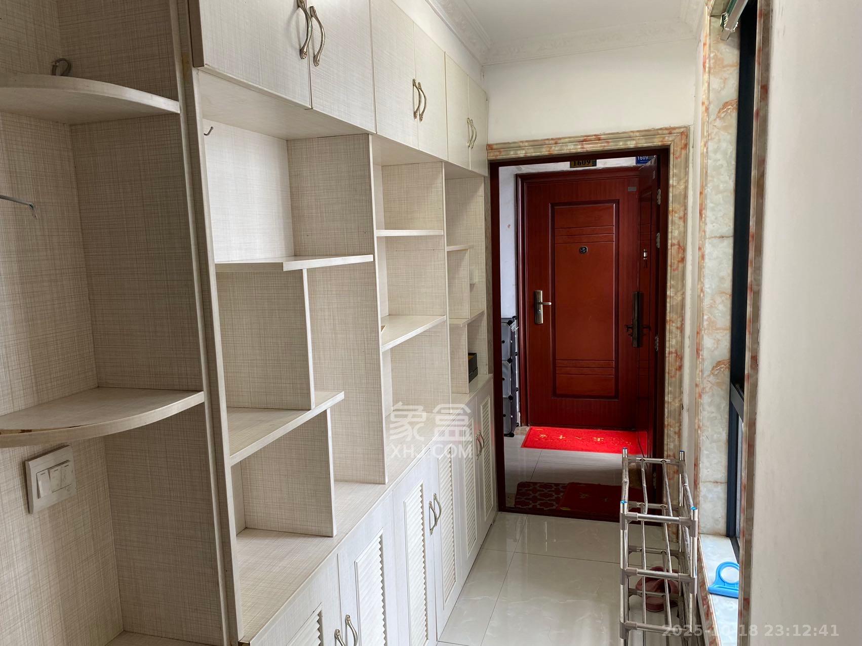 南庭城果  1室0厅0卫    3100.0元/月室内图