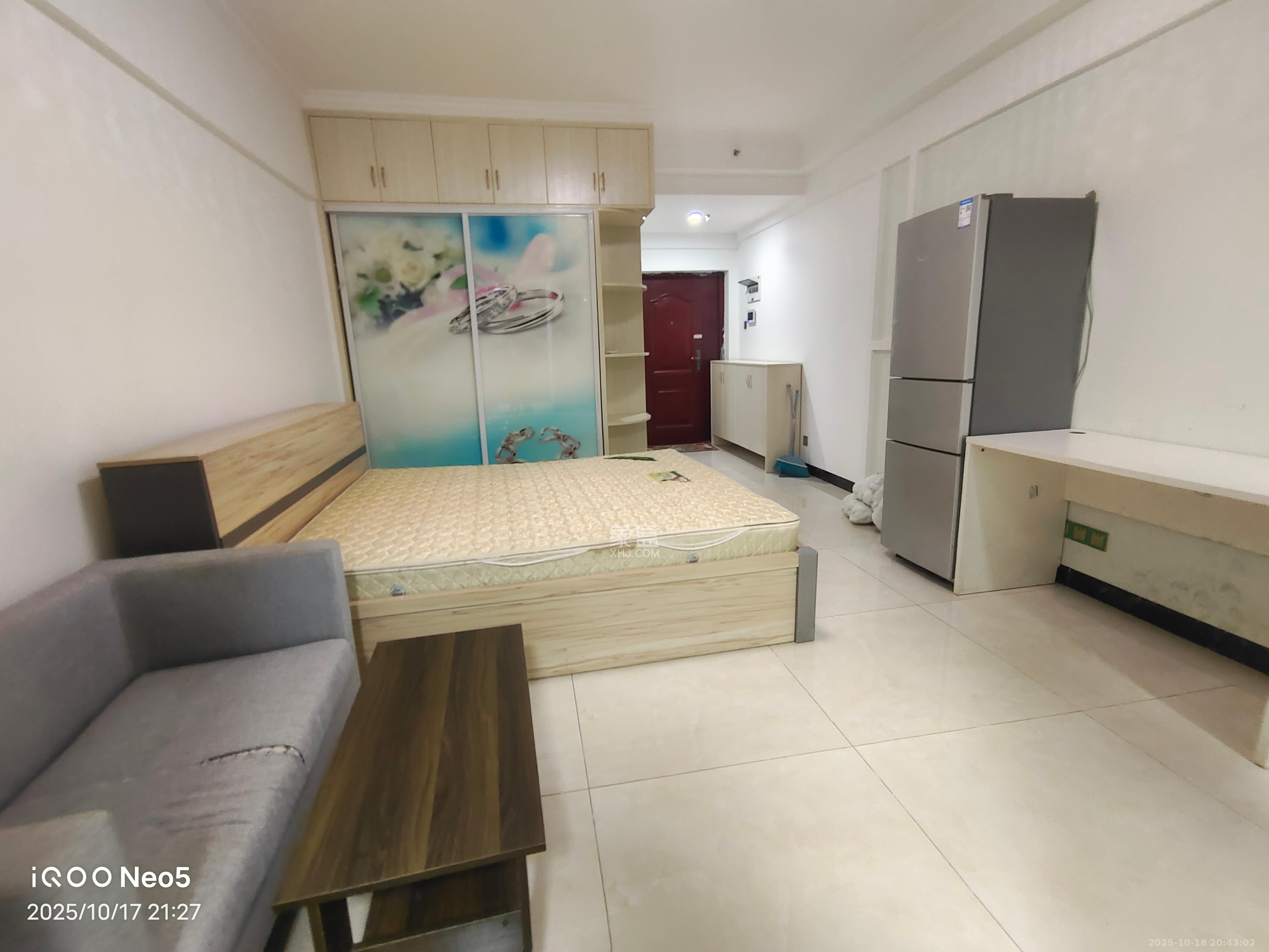 丰园城(鄱阳小区二期)  1室1厅1卫    1400.0元/月 丰园城(鄱阳小区二期)  1室1厅1卫    1400.0元/月室内图