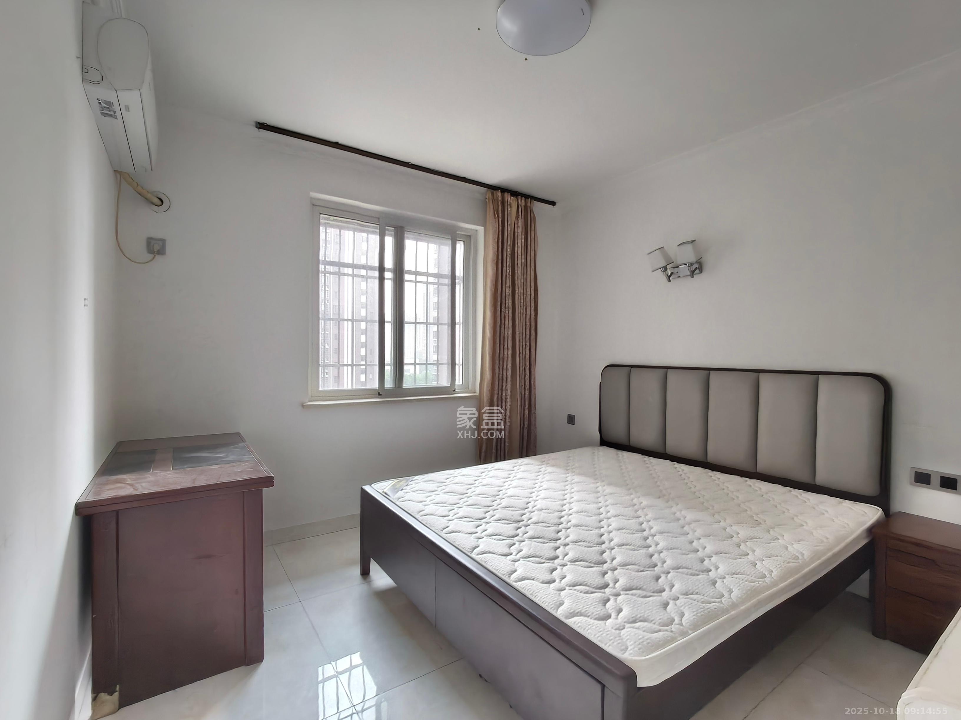 香槟小镇(香槟花苑) 3室2厅1卫 1600.0元/月 香槟小镇(香槟花苑) 3室2厅1卫 1600.0元/月室内图