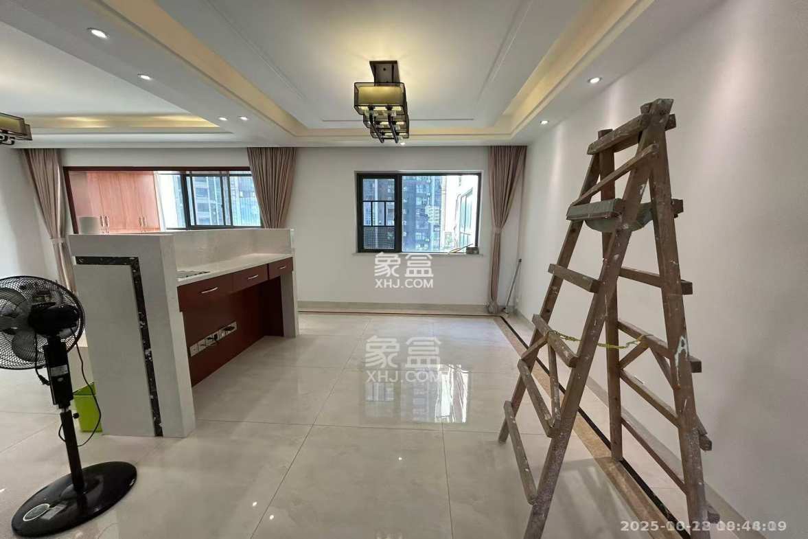 美的城一期 4室2厅2卫 2300.0元/月 美的城一期 4室2厅2卫 2300.0元/月室内图