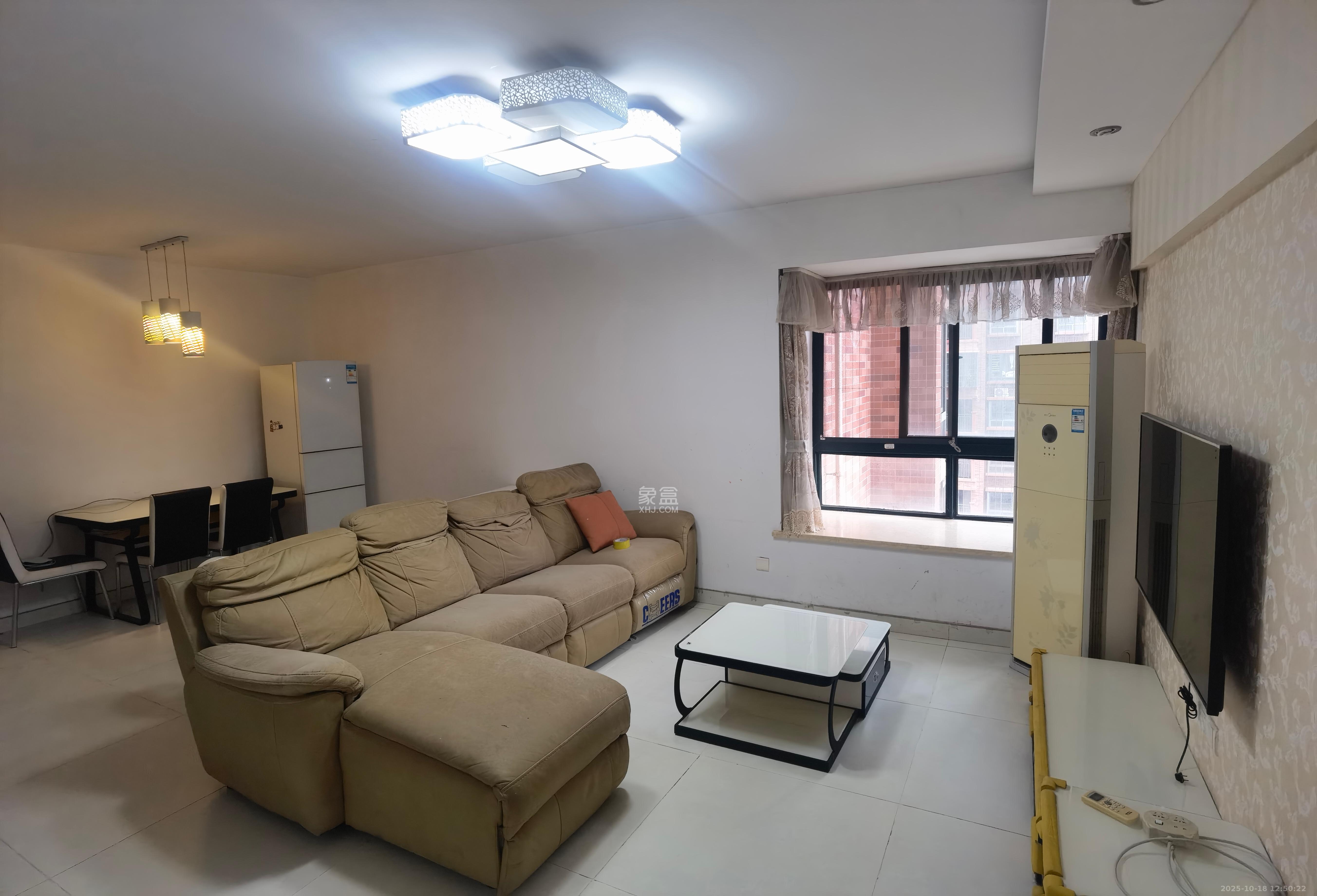 东玺门  2室1厅1卫    2400.0元/月 东玺门  2室1厅1卫    2400.0元/月