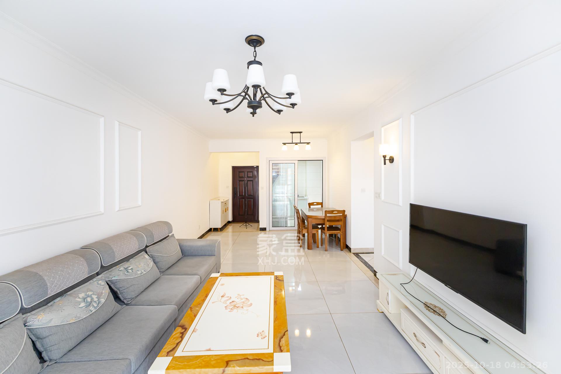 勤诚达境界城  3室2厅2卫    85.0万客厅