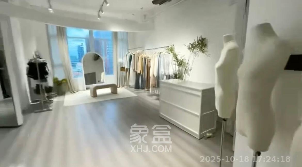 公园9号大都会  1室0厅0卫    4000.0元/月室内图1