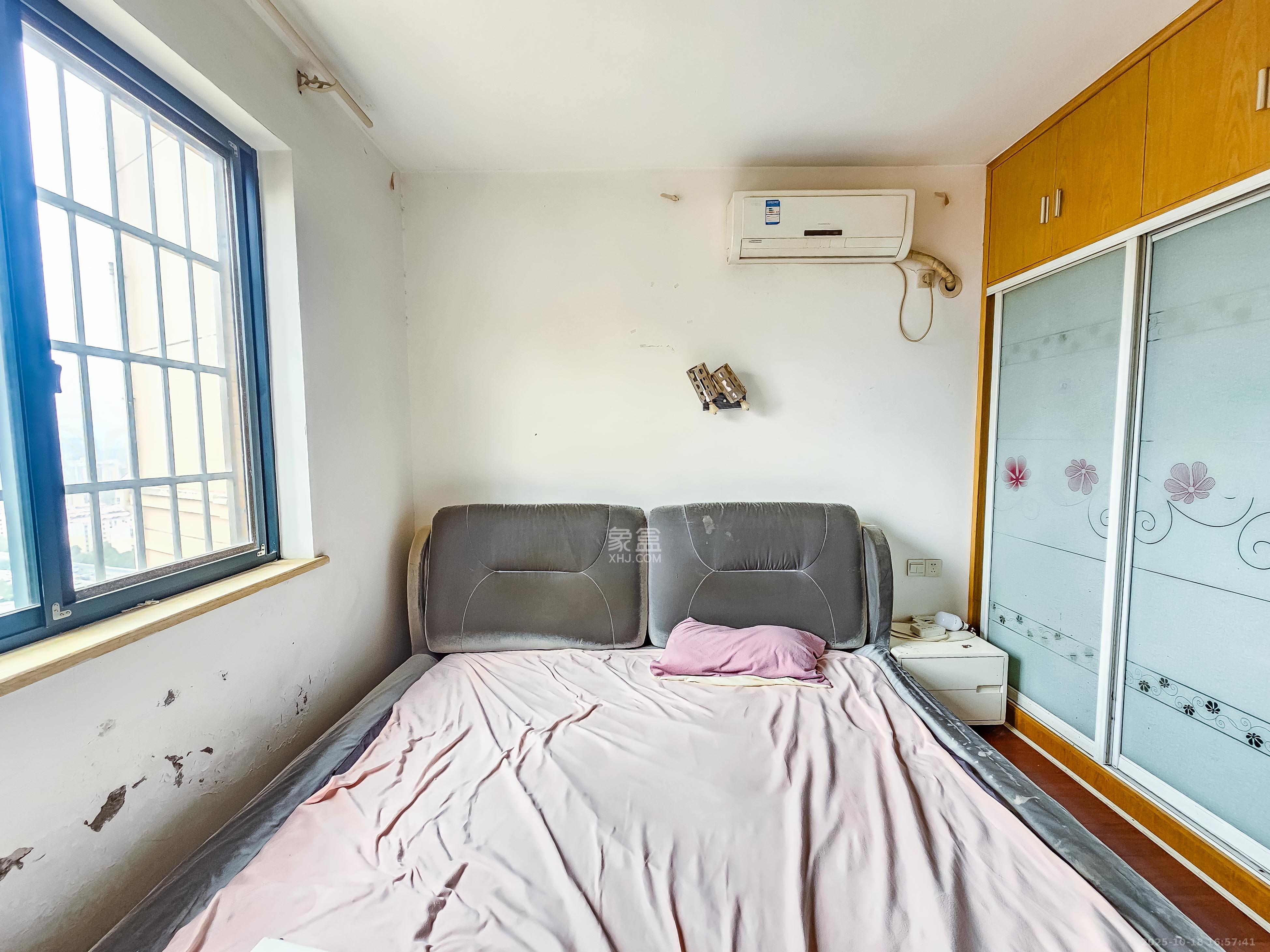 诚兴园  2室2厅1卫    52.8万卧室