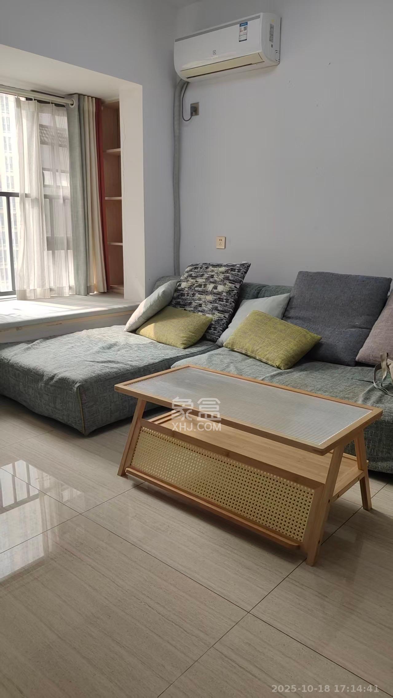 荣盛花语馨苑  1室2厅1卫    2200.0元/月室内图