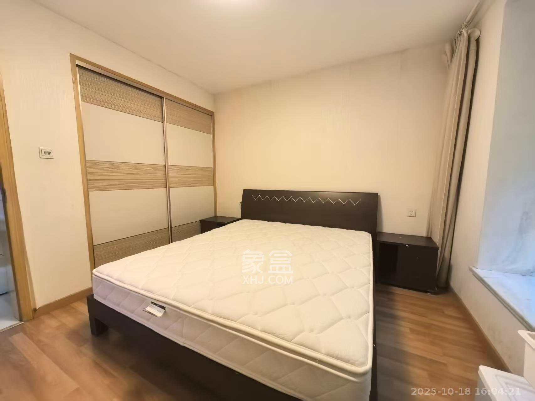 龙吉湾小区(龙瑞尚苑) 3室2厅1卫 1800.0元/月 龙吉湾小区(龙瑞尚苑) 3室2厅1卫 1800.0元/月室内图