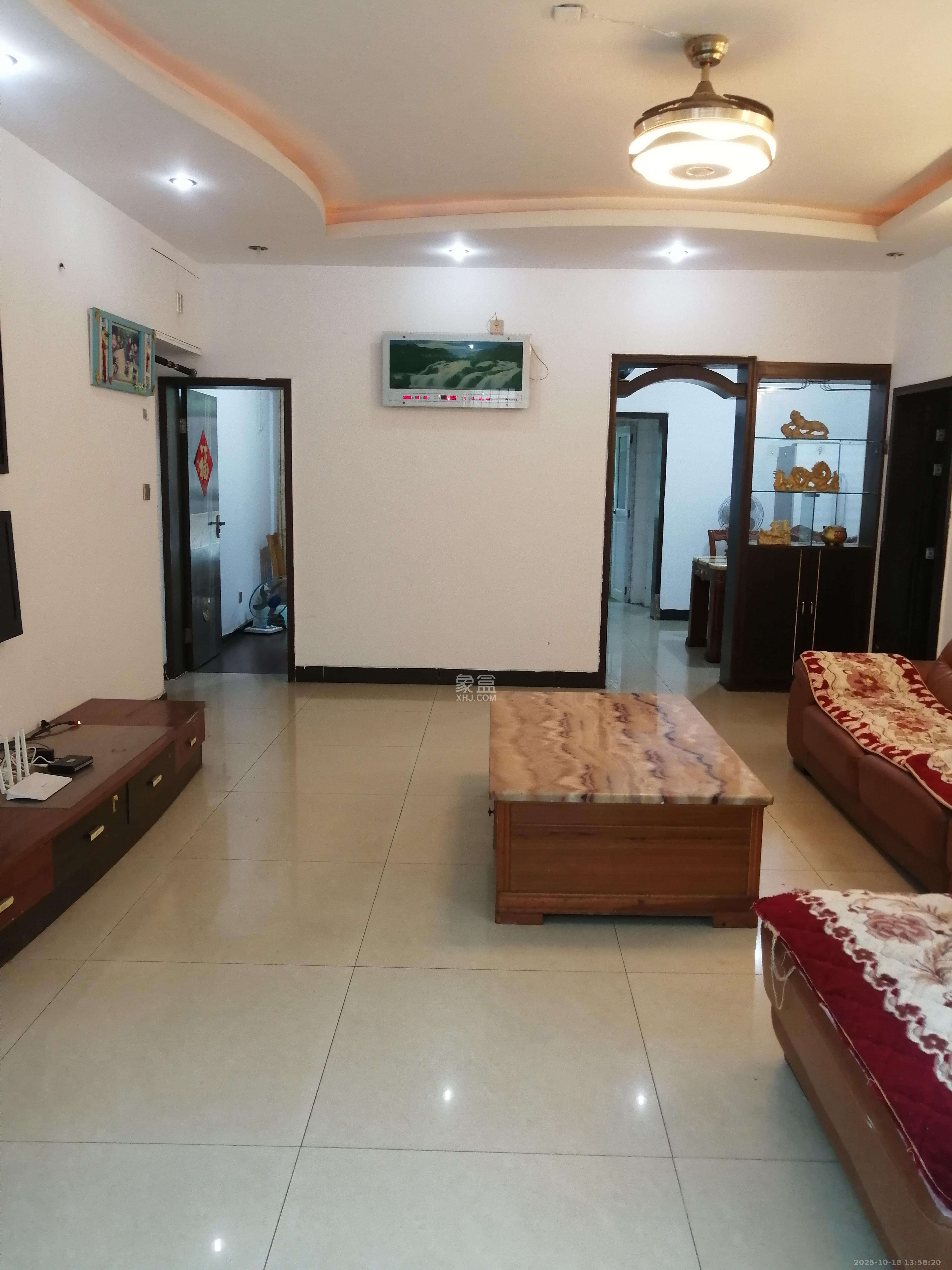 华美佳园(鄱阳佳园) 1室0厅0卫 1700.0元/月 华美佳园(鄱阳佳园) 1室0厅0卫 1700.0元/月室内图