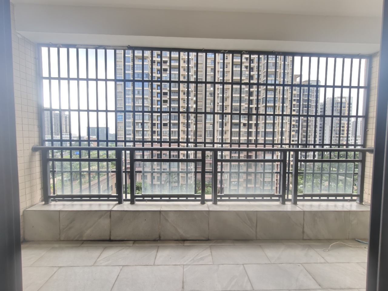 丘海警苑小区 3室2厅2卫 2800.0元/月 丘海警苑小区 3室2厅2卫 2800.0元/月室内图