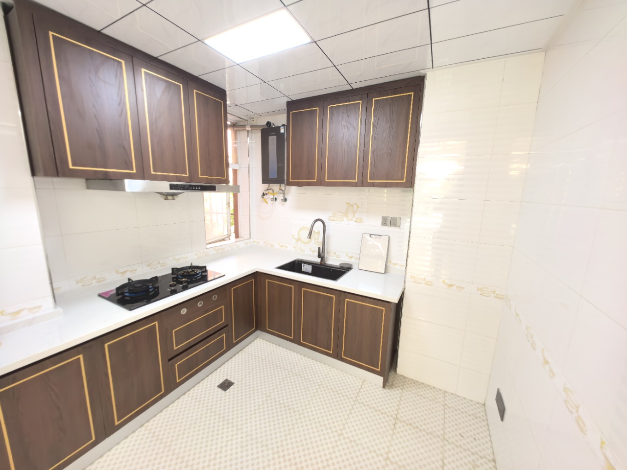 宝泰温泉花园  1室2厅1卫    126.0万 宝泰温泉花园  1室2厅1卫    126.0万室内图