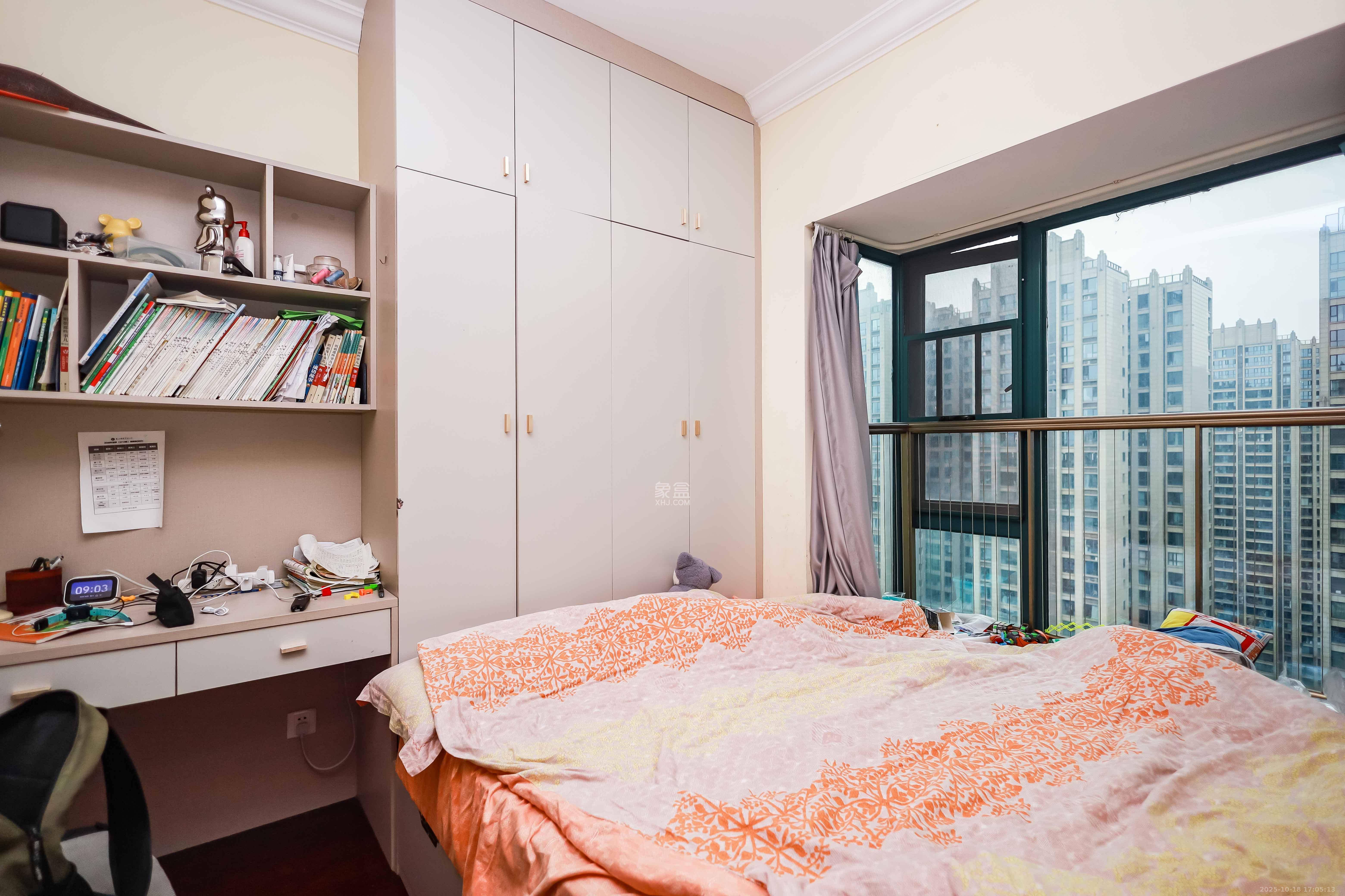 恒大华府  3室2厅1卫    115.0万 恒大华府  3室2厅1卫    115.0万卧室