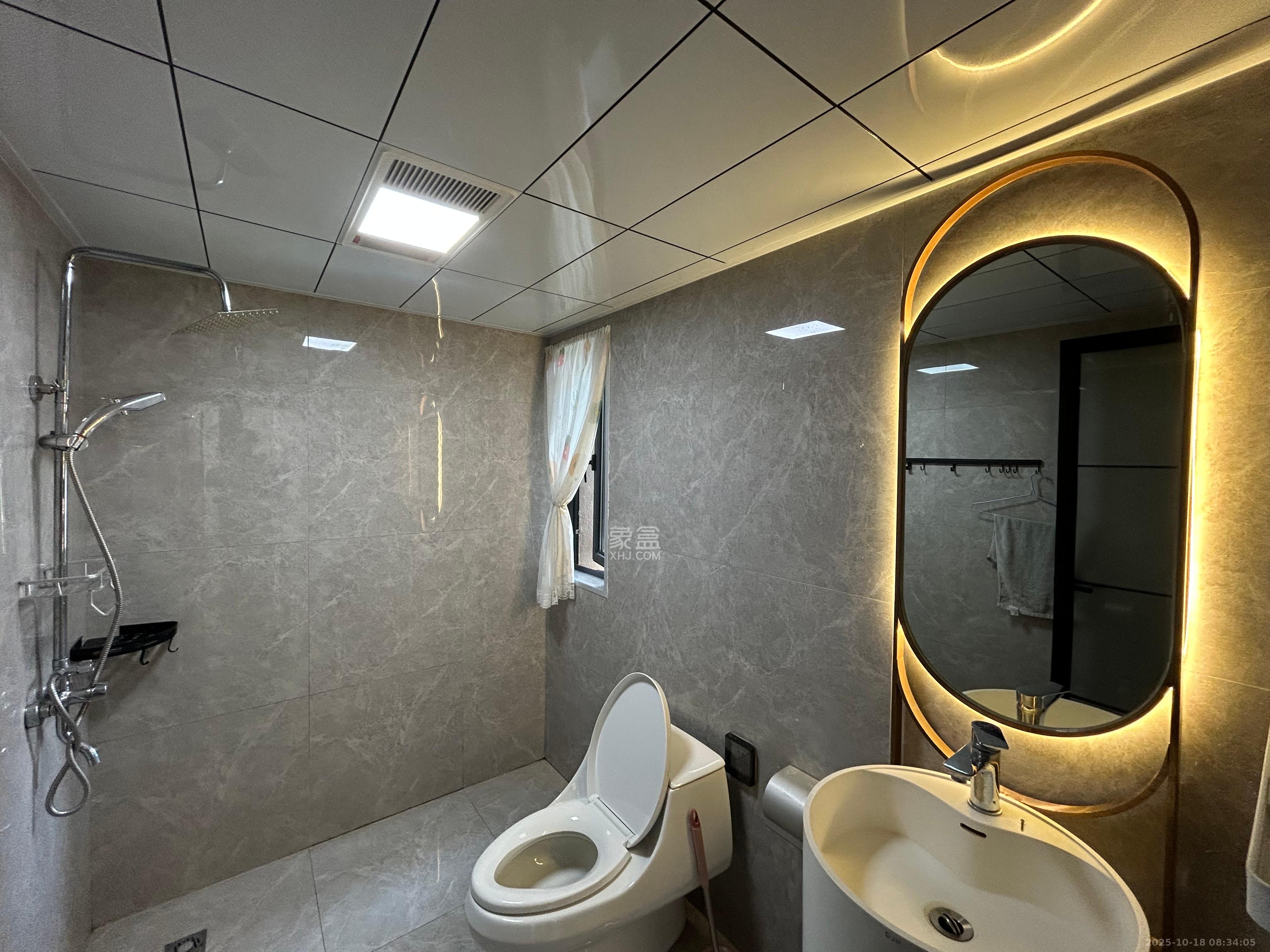 保利金香槟  3室2厅2卫    3600.0元/月室内图