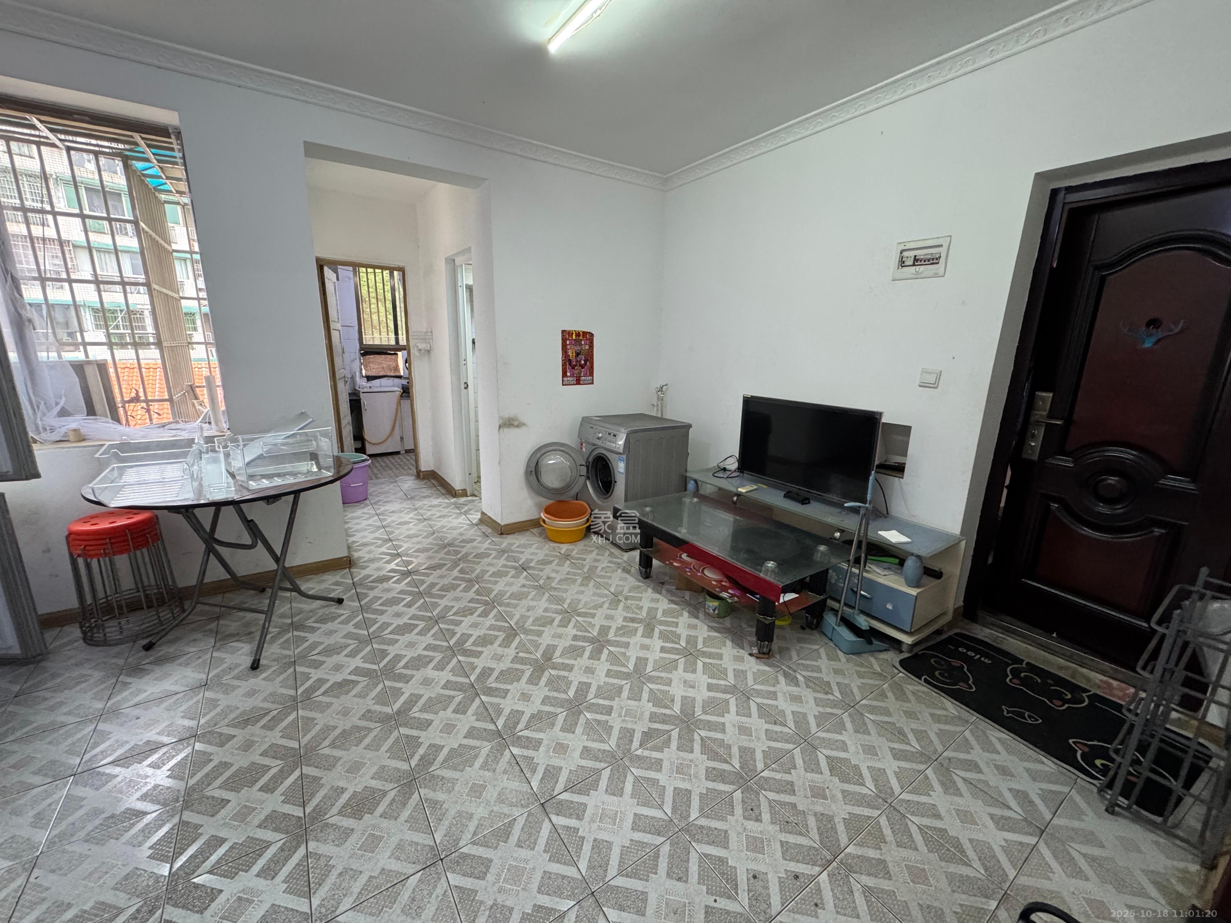 市直属机关宿舍  2室1厅1卫    1300.0元/月室内图