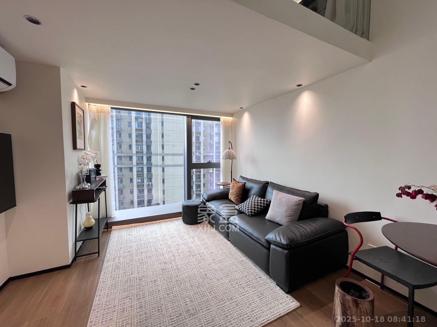 卓越中寰  2室1厅1卫    3200.0元/月 卓越中寰  2室1厅1卫    3200.0元/月