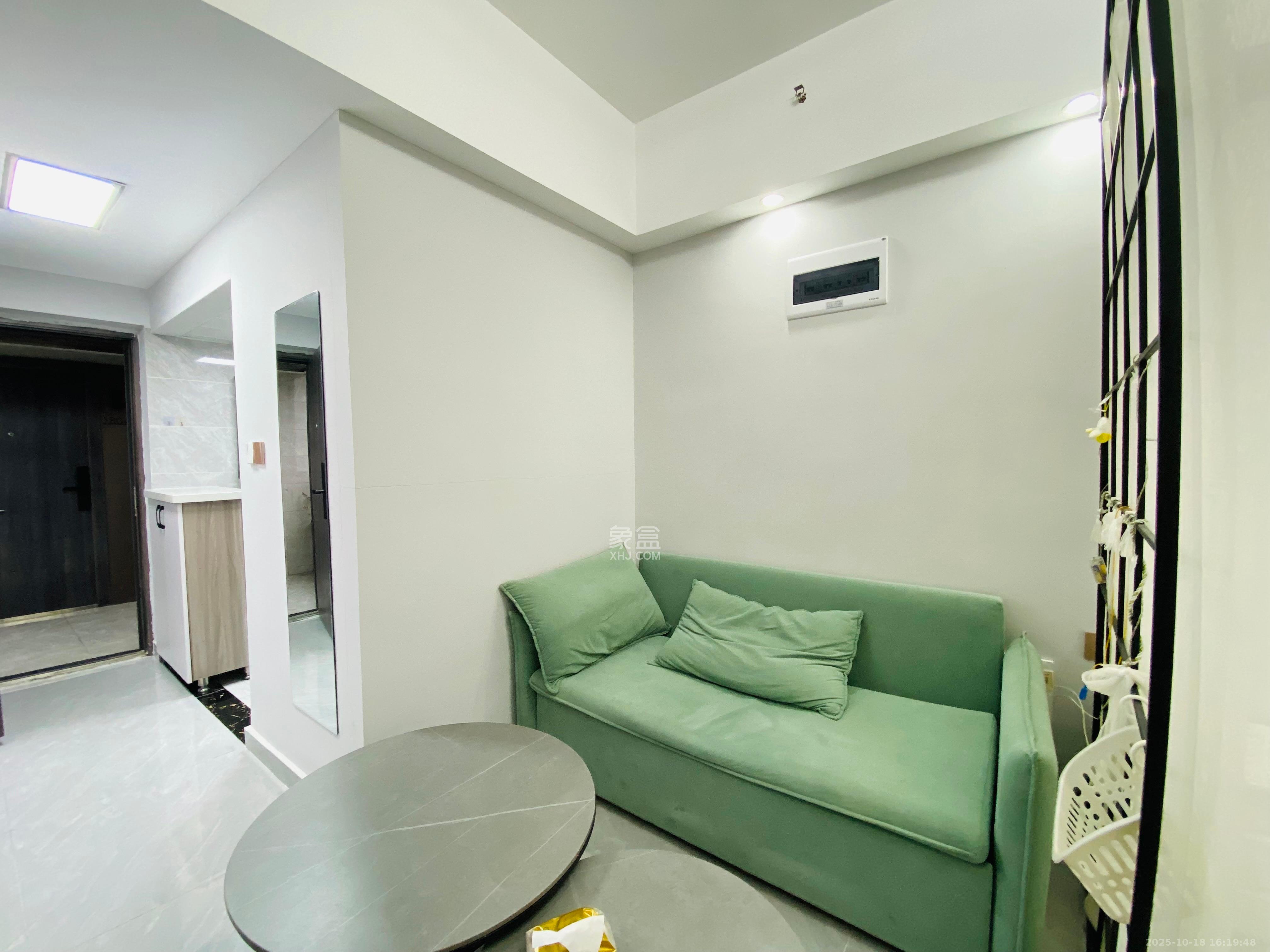 龙湖湘江星座(祺鑫星座公寓) 1室1厅1卫 1400.0元/月 龙湖湘江星座(祺鑫星座公寓) 1室1厅1卫 1400.0元/月室内图