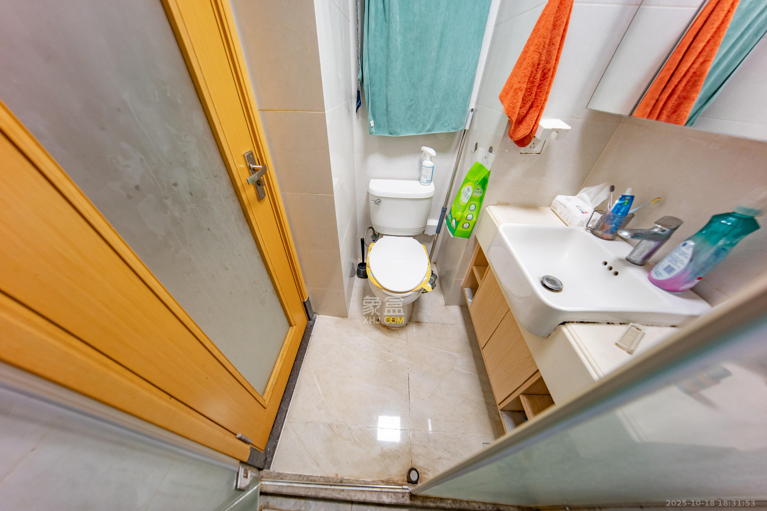 中海国际二期 1室1厅1卫 18.0万 中海国际二期 1室1厅1卫 18.0万卫生间