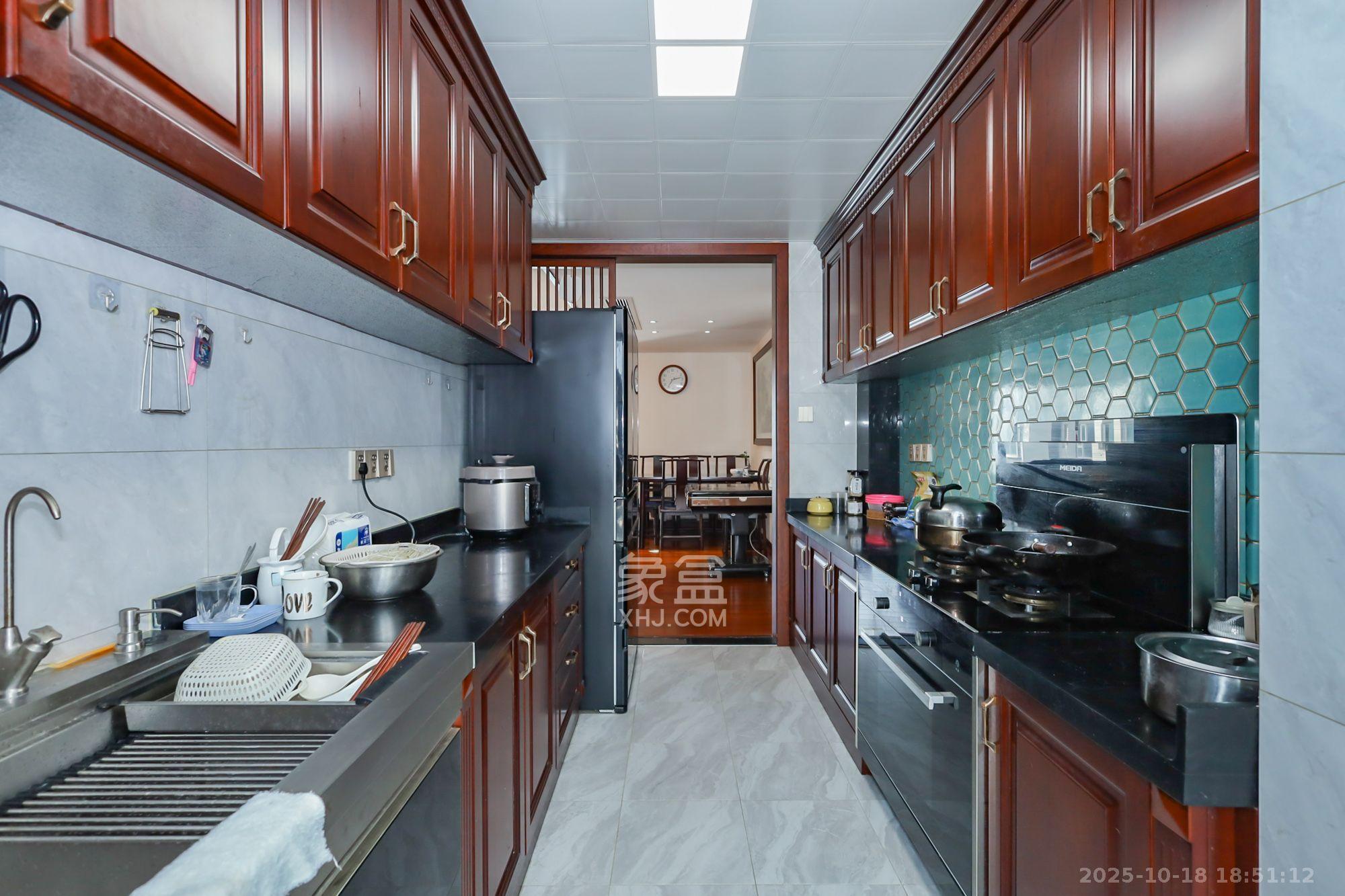 保利天禧C区  4室2厅2卫    5500.0元/月室内图