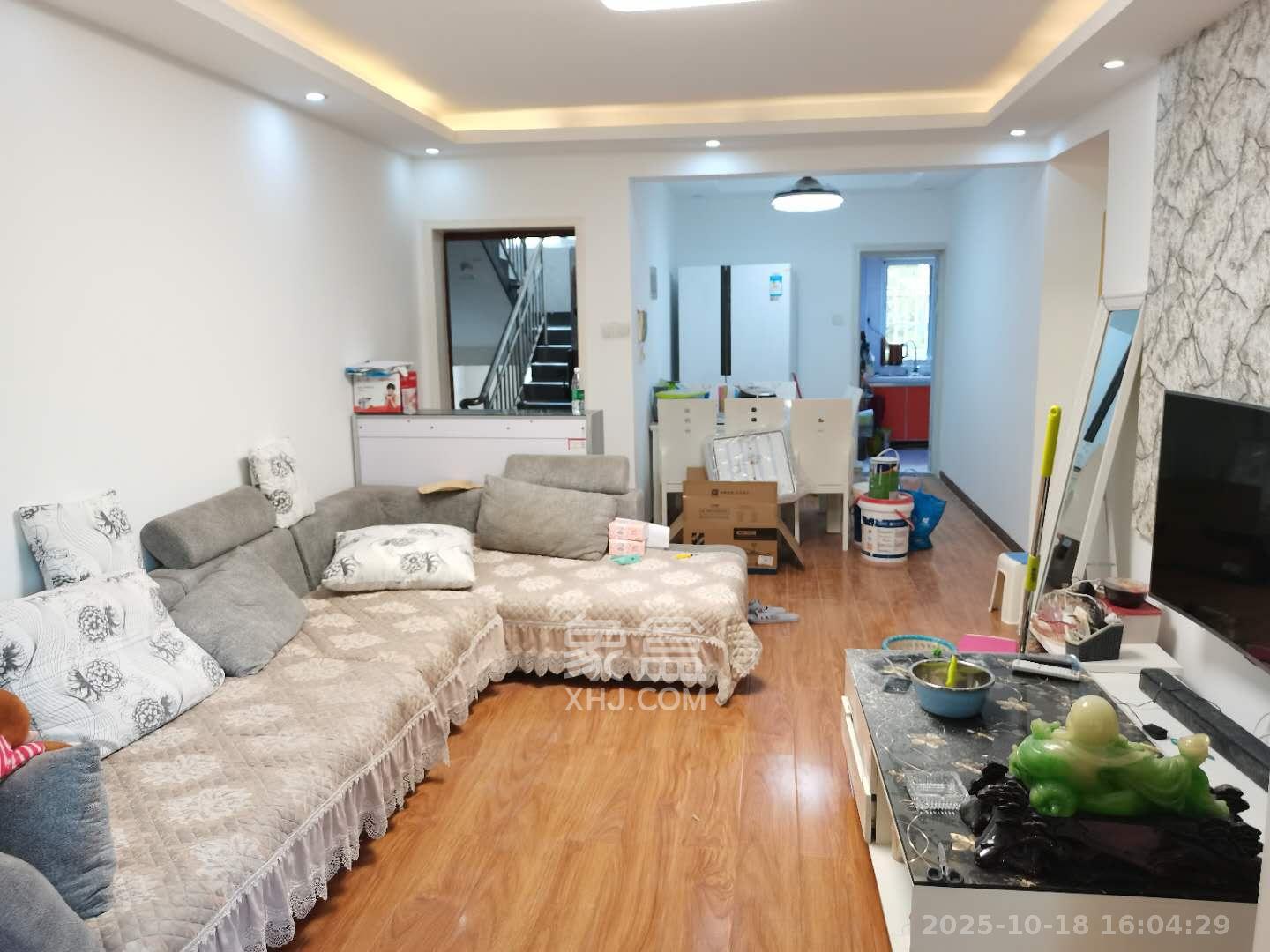 麓谷锦和园  2室2厅1卫    2000.0元/月