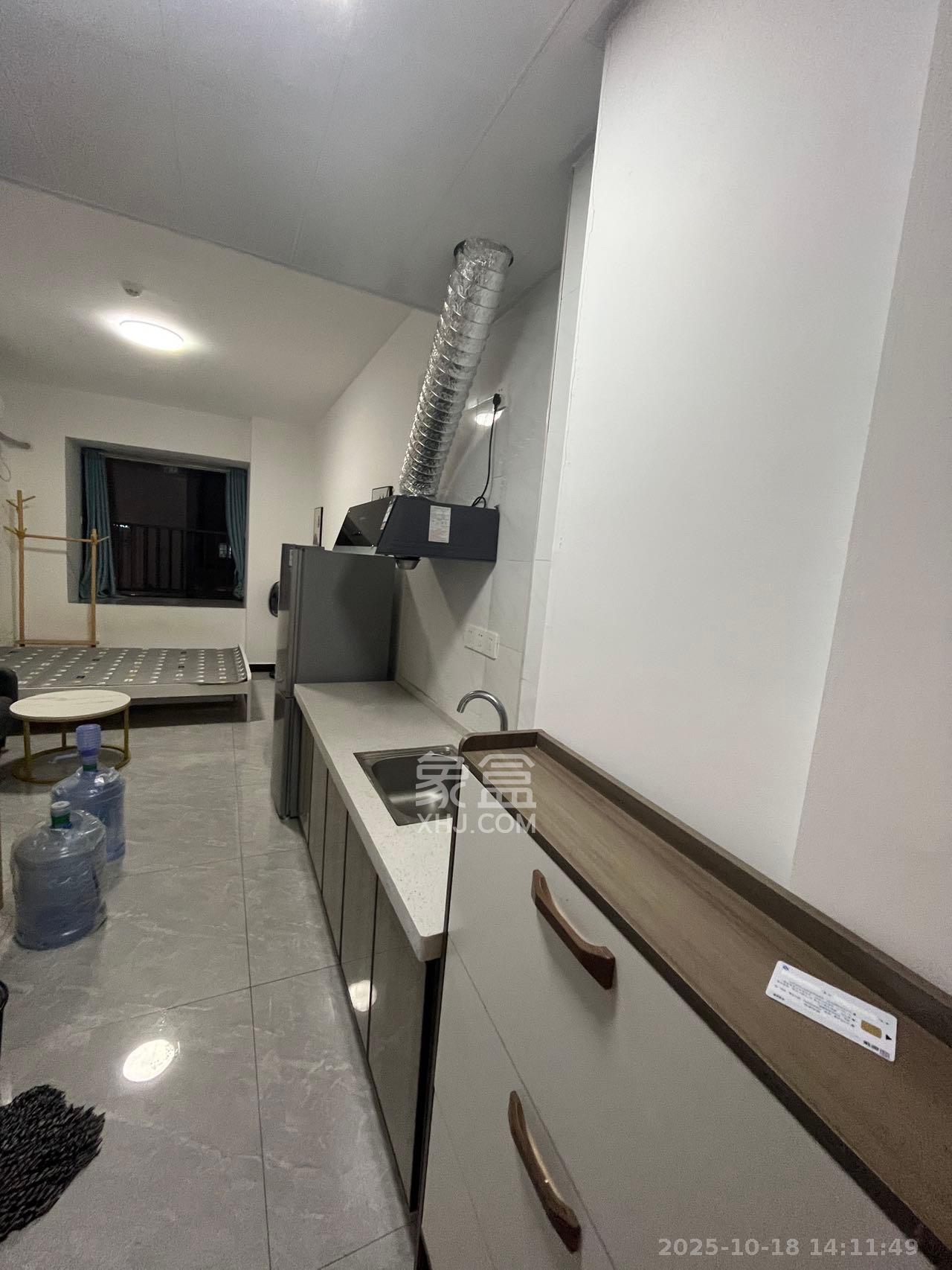 保利麓谷林语I区  1室1厅1卫    1300.0元/月室内图