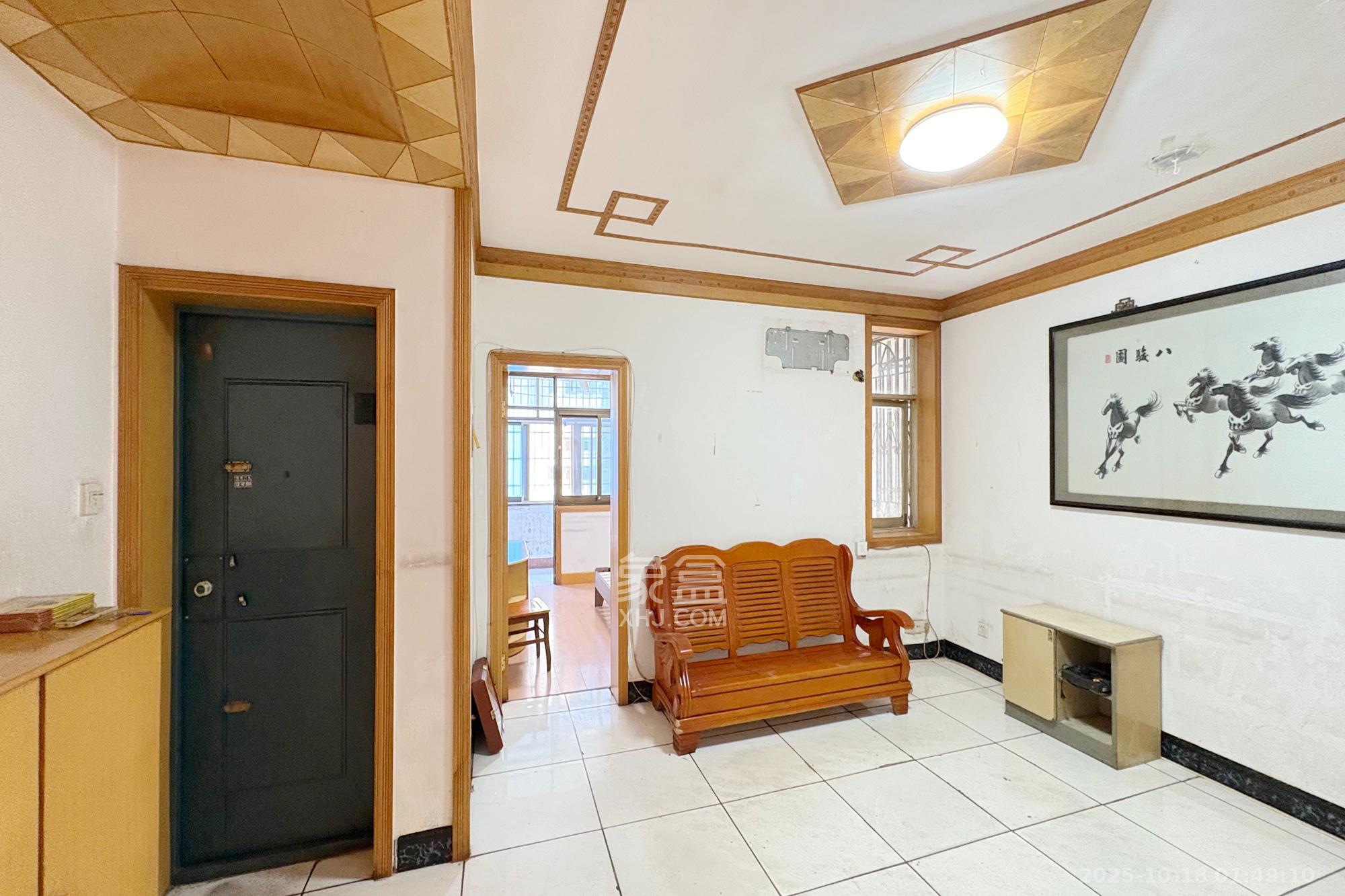 戥子桥散盘  2室1厅1卫    42.0万 戥子桥散盘  2室1厅1卫    42.0万客厅