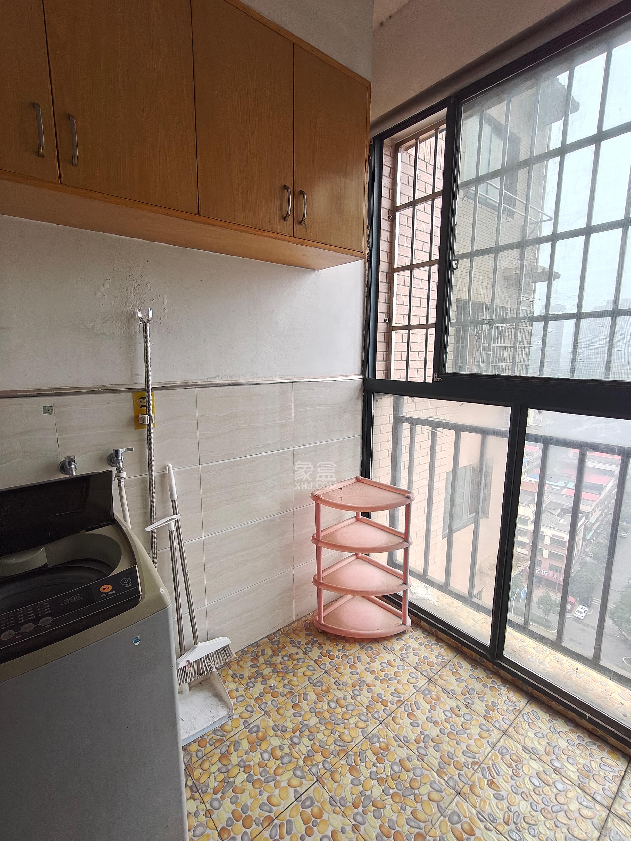 滨水名都  1室1厅1卫    1100.0元/月室内图