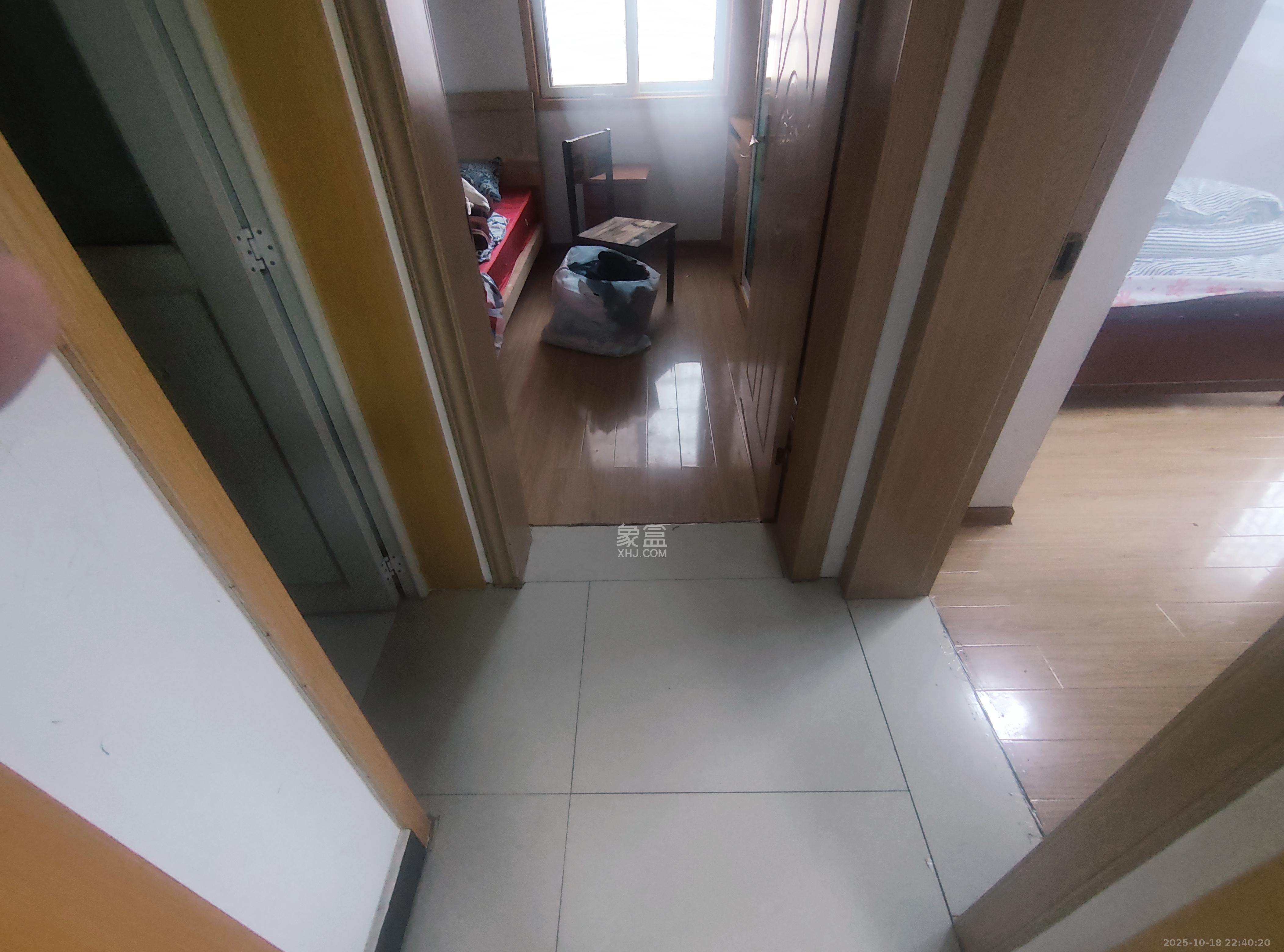 麓谷锦和园  1室1厅1卫    1800.0元/月 麓谷锦和园  1室1厅1卫    1800.0元/月室内图