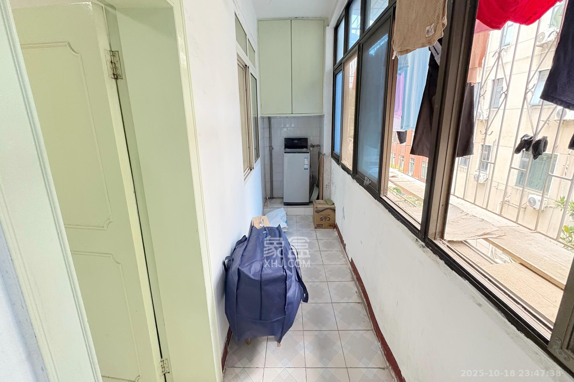 化工宿舍 2室1厅1卫 45.0万 化工宿舍 2室1厅1卫 45.0万阳台