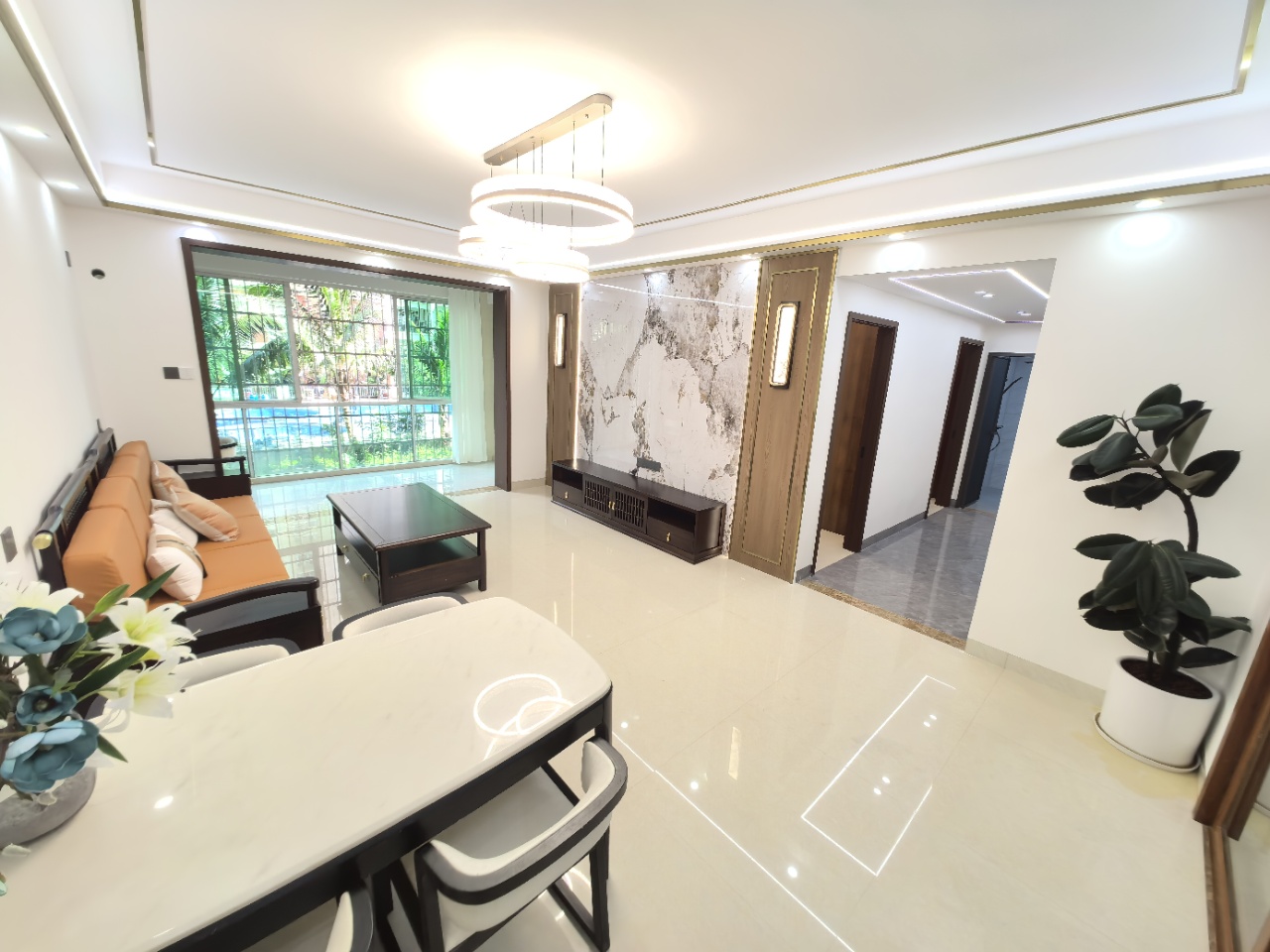 宝泰温泉花园  1室2厅1卫    126.0万 宝泰温泉花园  1室2厅1卫    126.0万室内图