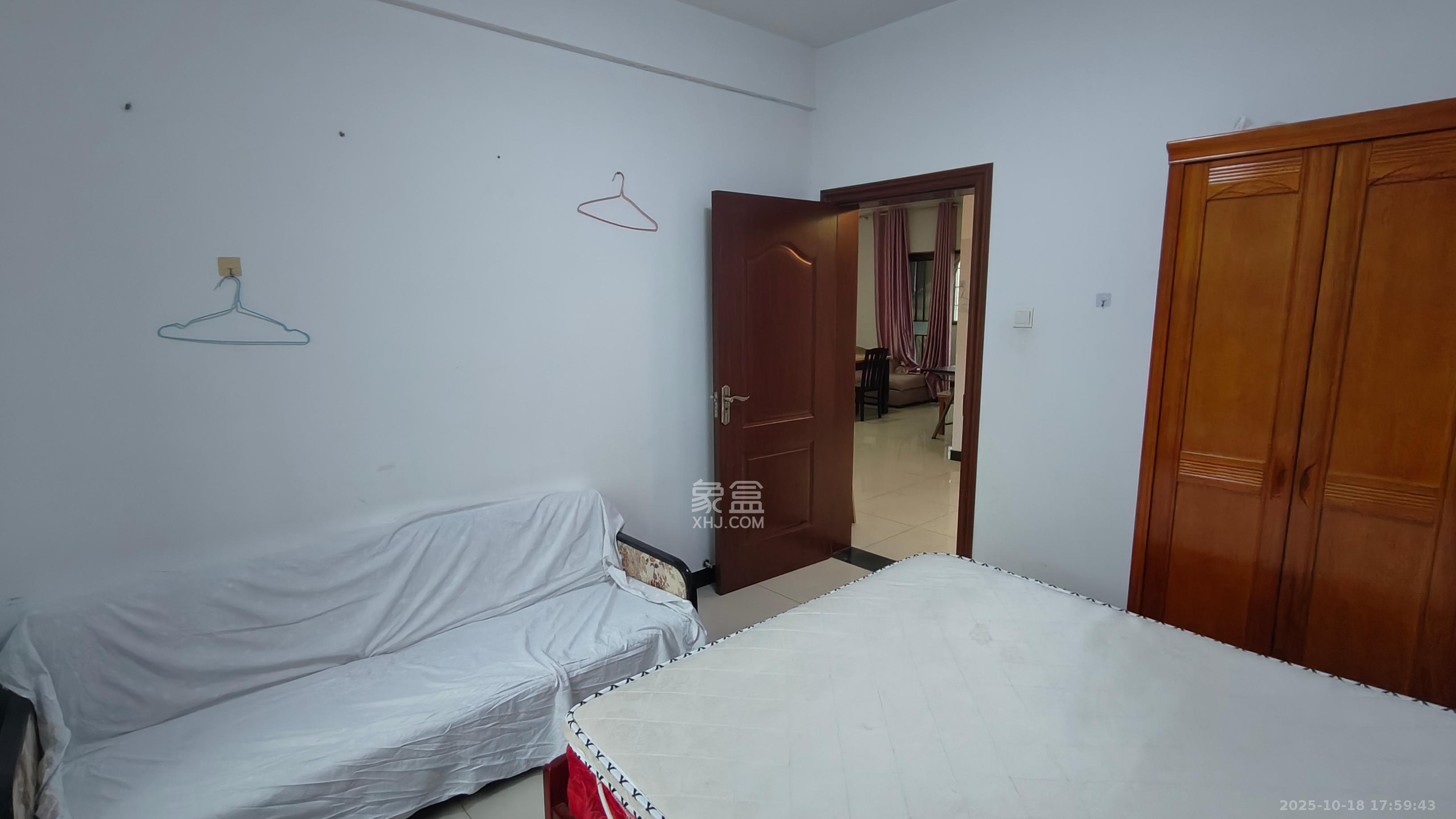 园艺小区  2室2厅1卫    1700.0元/月室内图