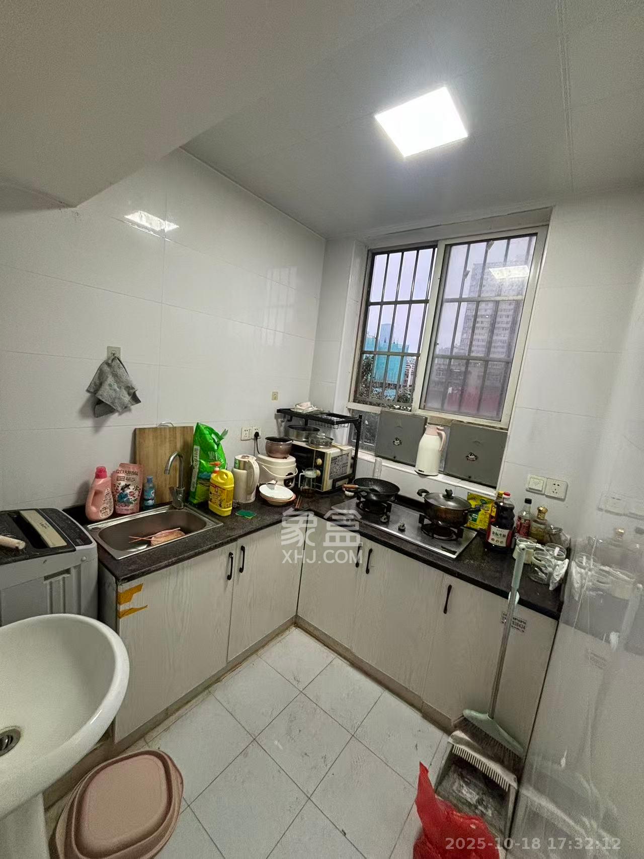 化油器厂宿舍  2室1厅1卫    1600.0元/月室内图