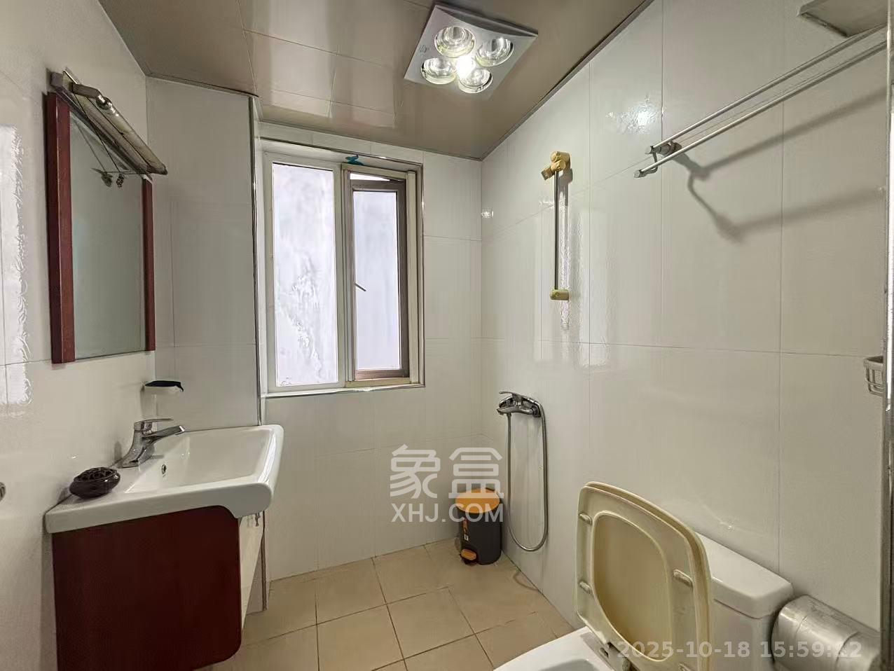 通华天都  3室2厅2卫    2500.0元/月室内图