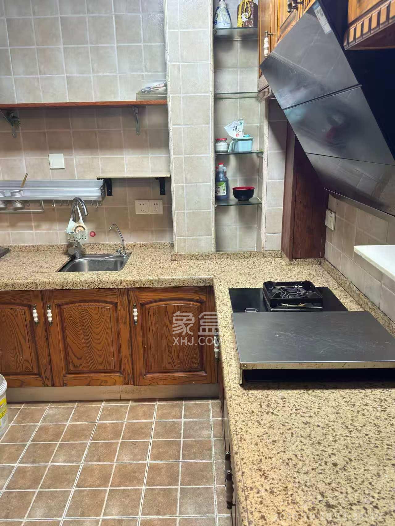 长房东云台  3室2厅1卫    2300.0元/月室内图