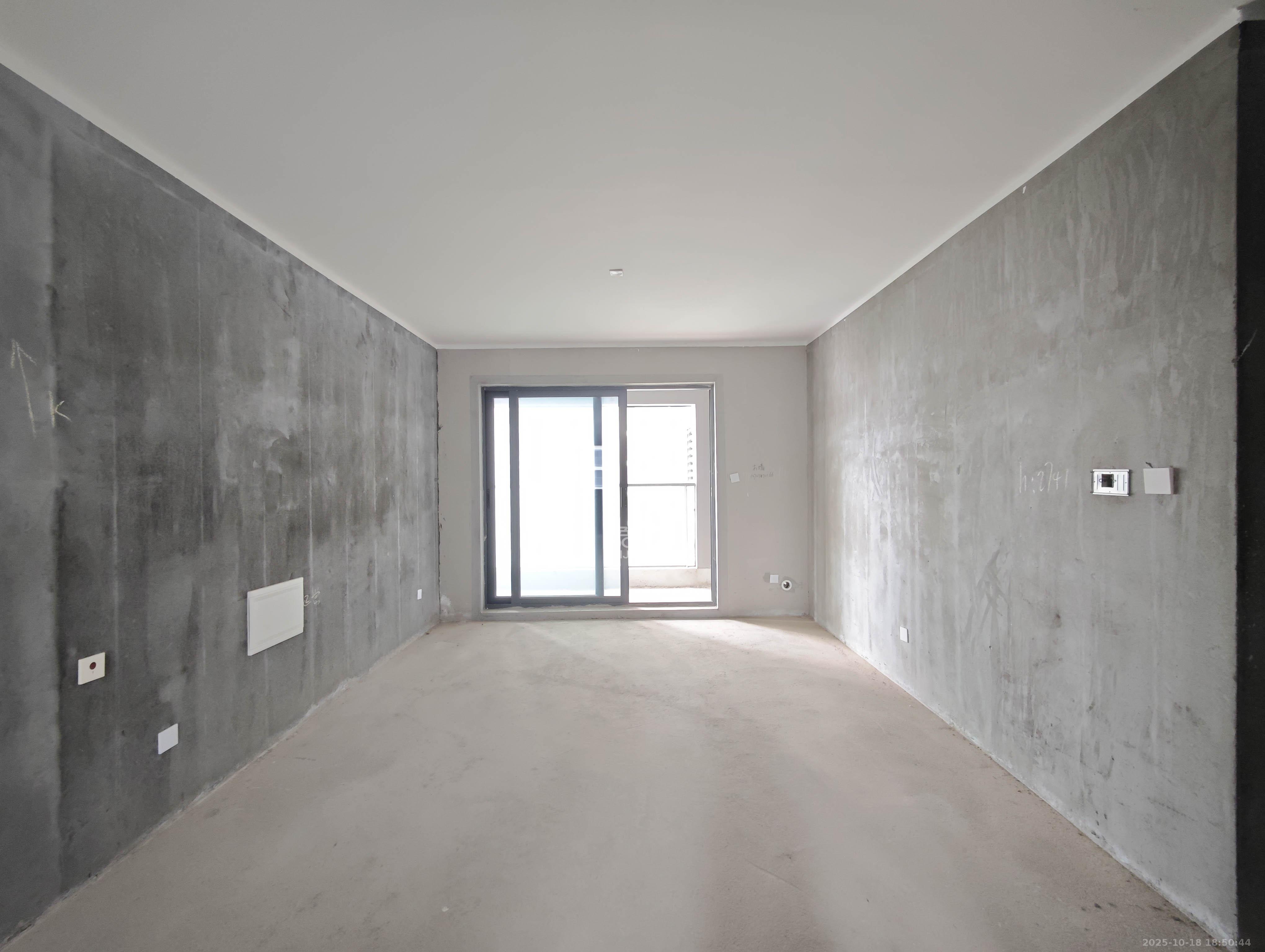 融创会展上东区  3室2厅1卫    79.9万客厅