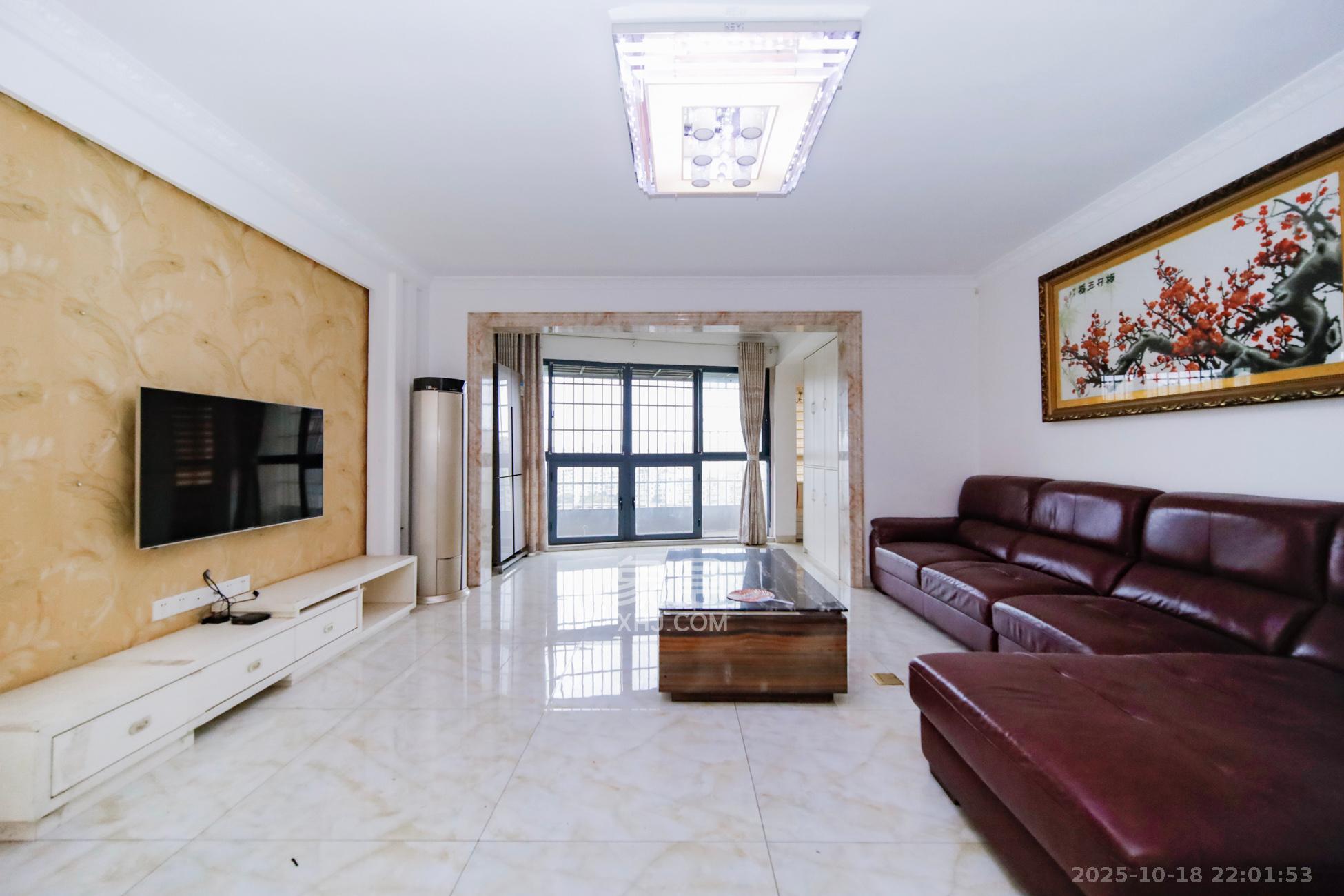 清政园（青政家园）  3室2厅2卫    106.0万客厅