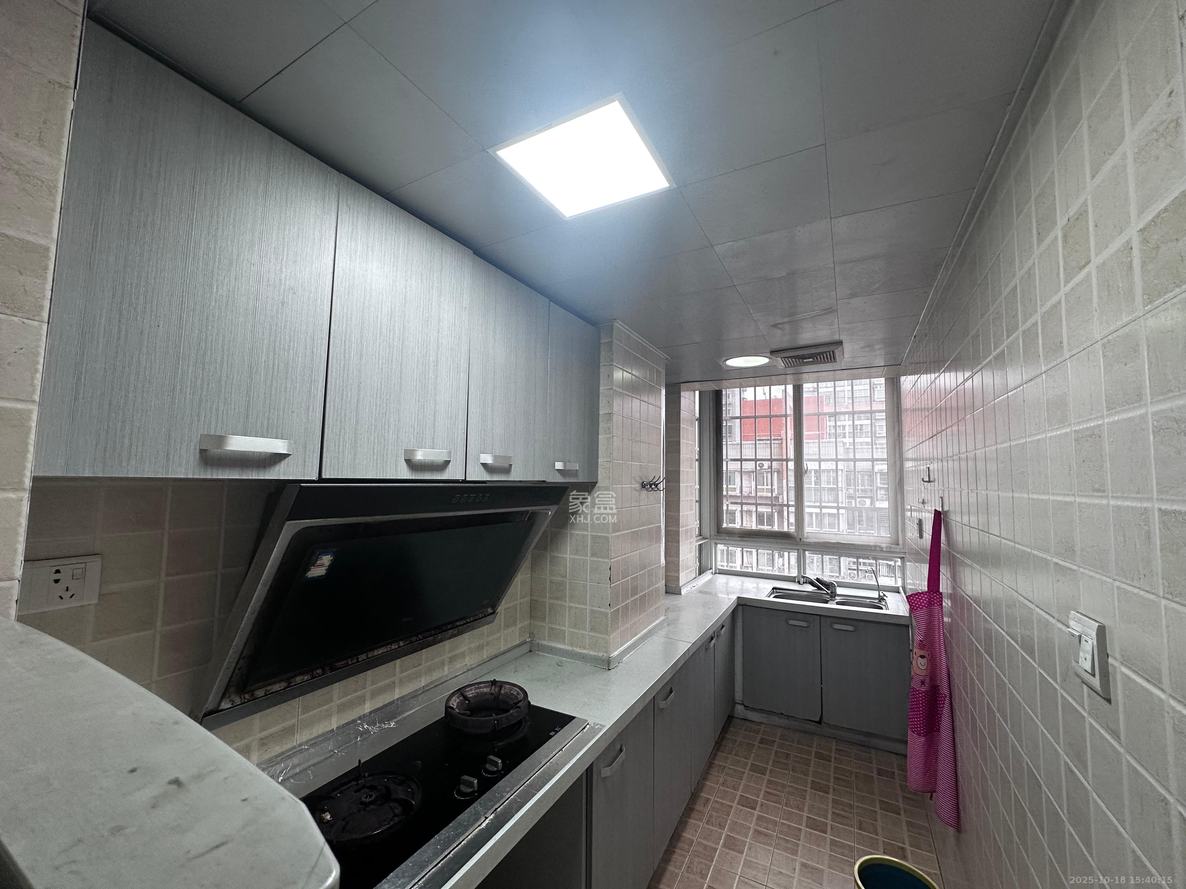 星典时代  3室2厅1卫    1800.0元/月室内图