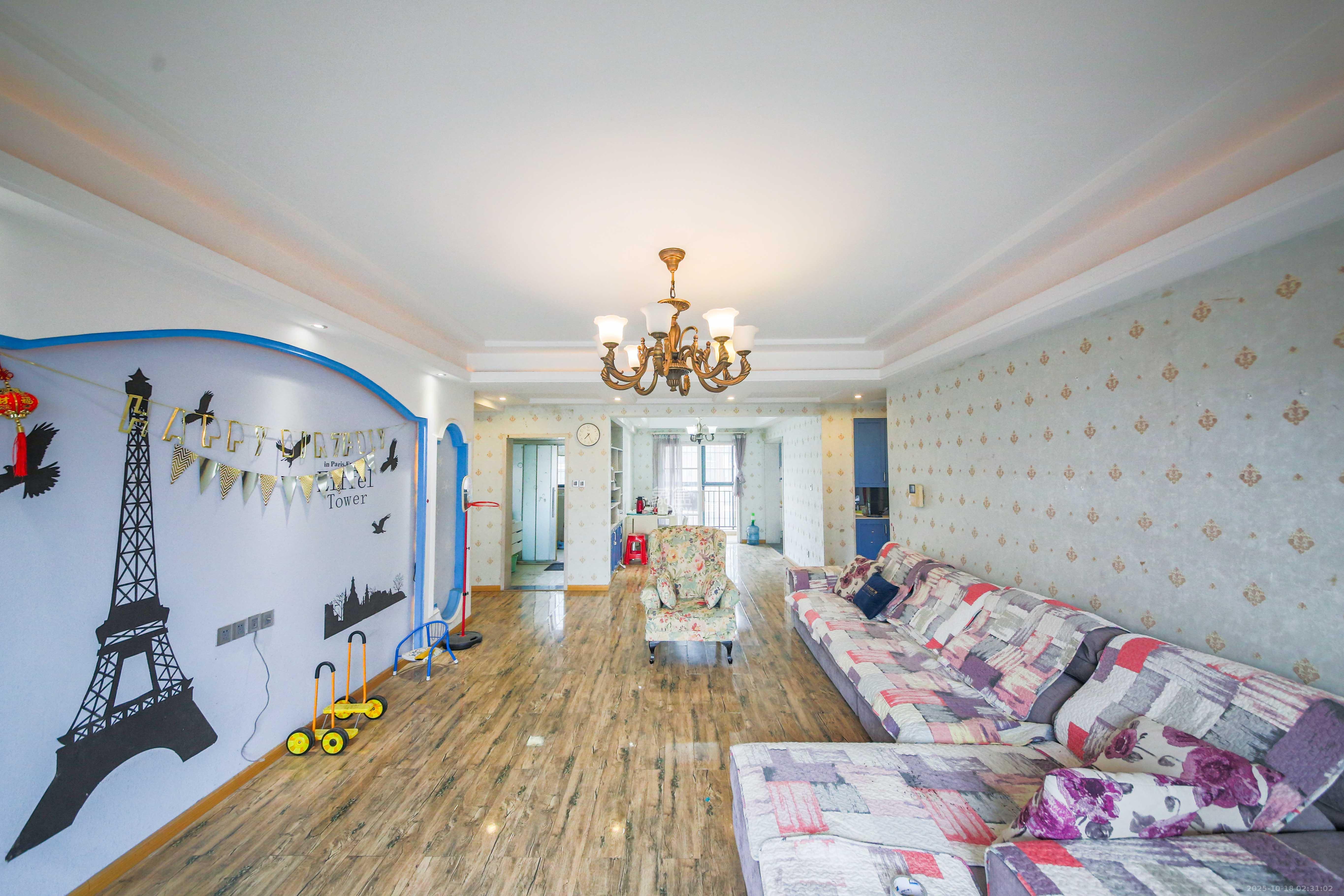 天城湖光山色  4室2厅2卫    132.0万