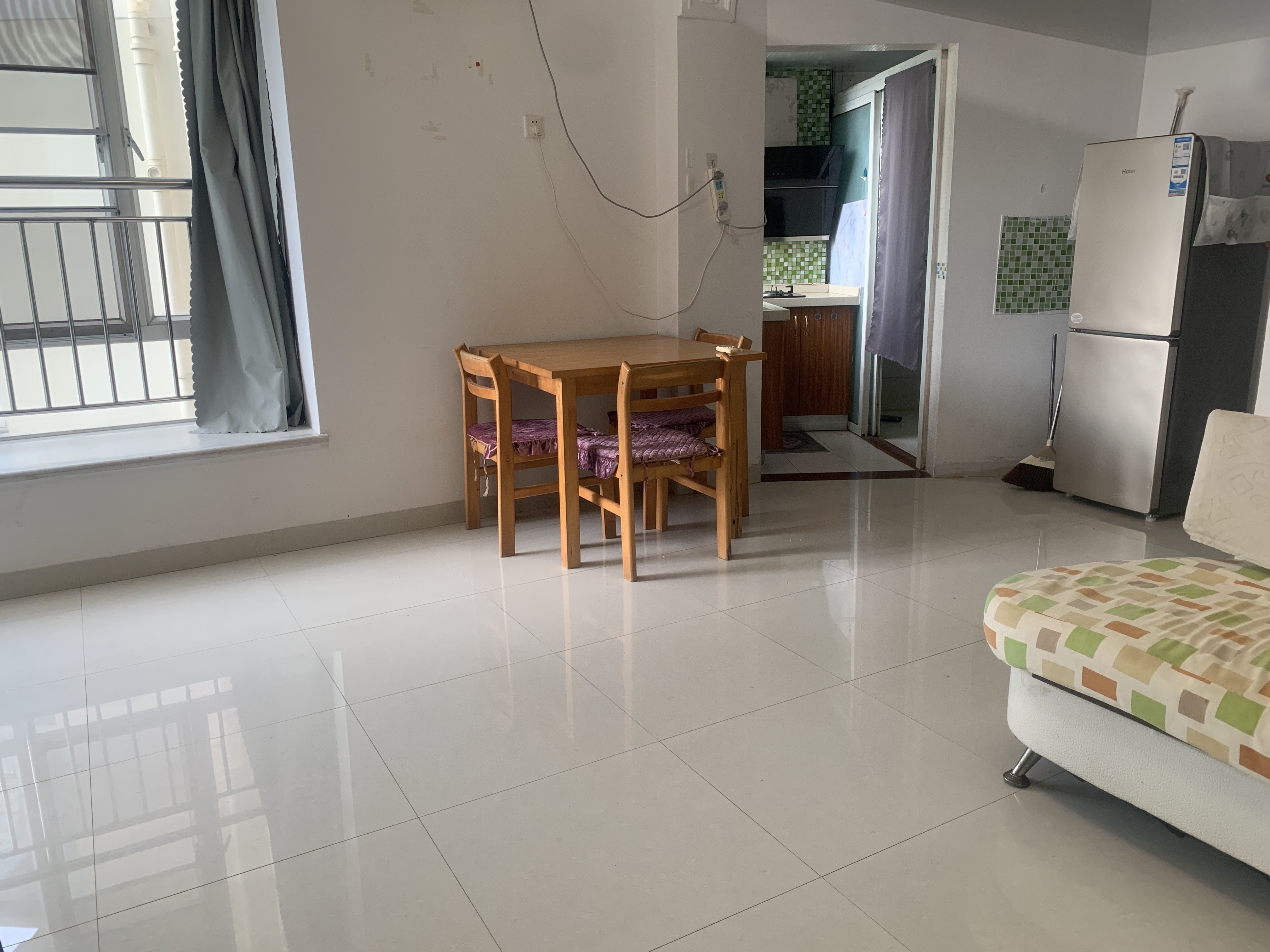 耀江花园  1室1厅1卫    2000.0元/月室内图