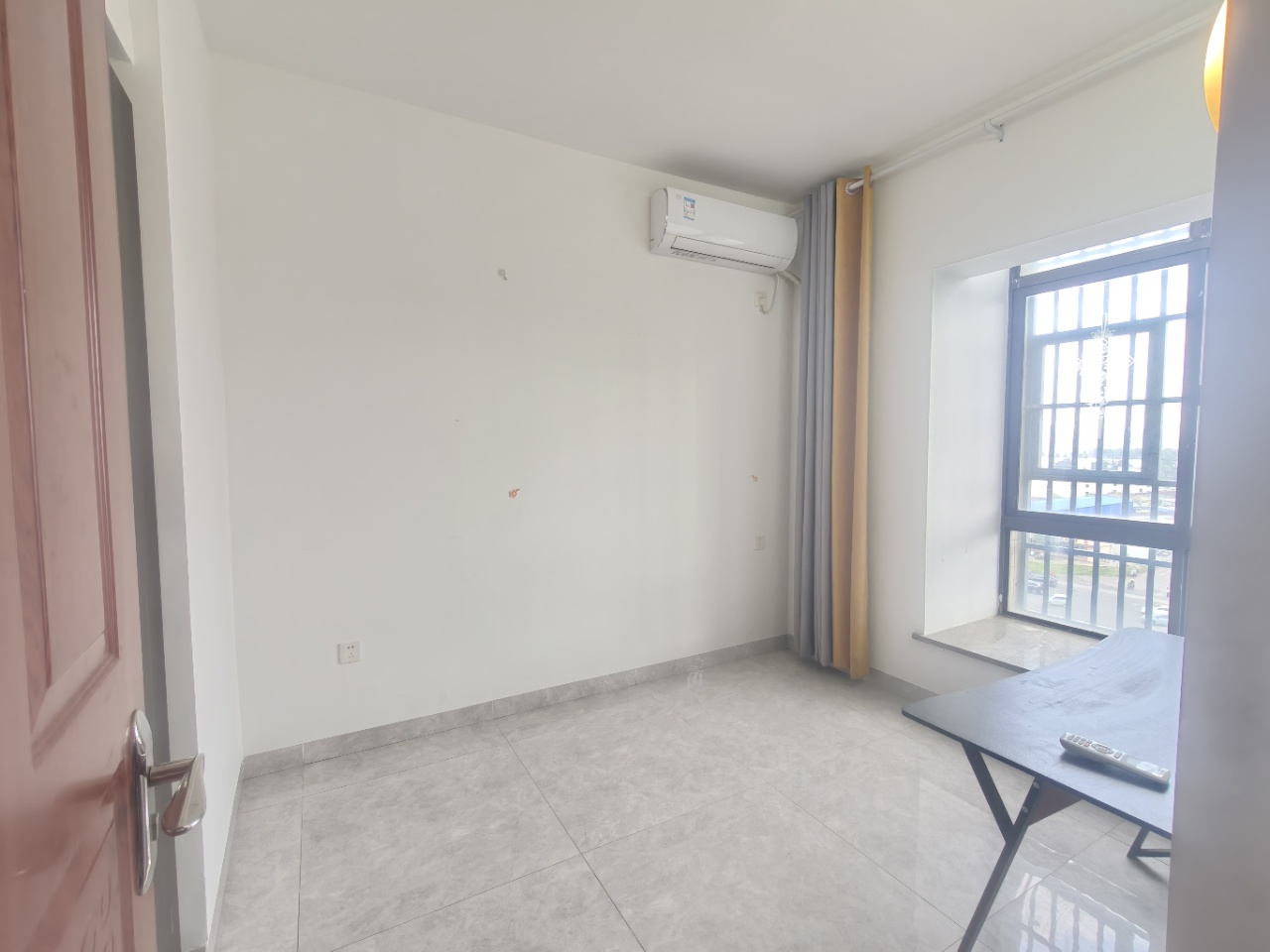 丘海警苑小区  3室2厅2卫    2800.0元/月室内图