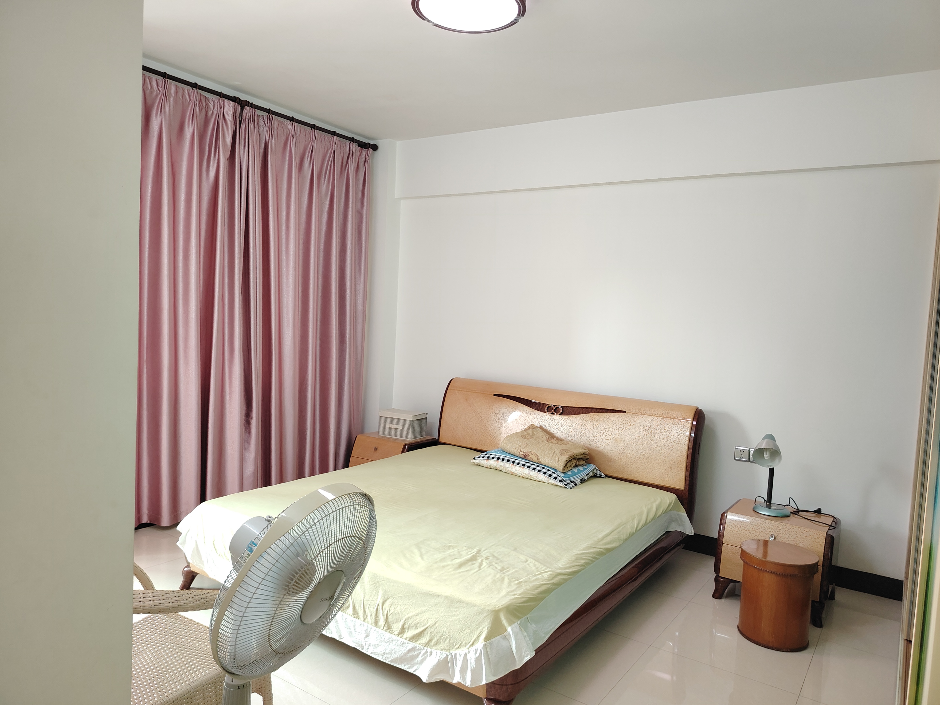 海湾怡园  3室2厅2卫    2400.0元/月 海湾怡园  3室2厅2卫    2400.0元/月室内图