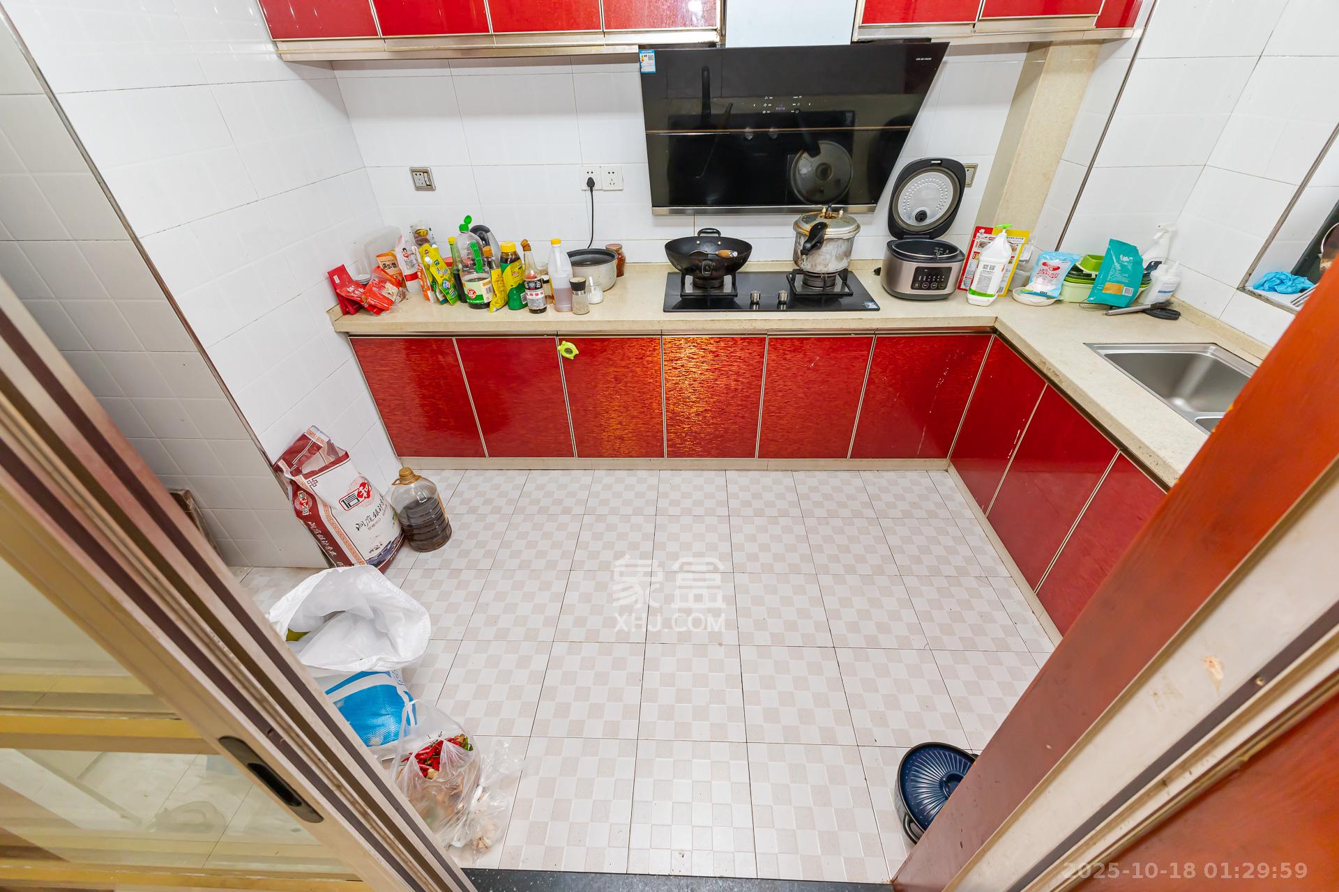 南山苏迪亚诺  3室2厅2卫    79.8万厨房