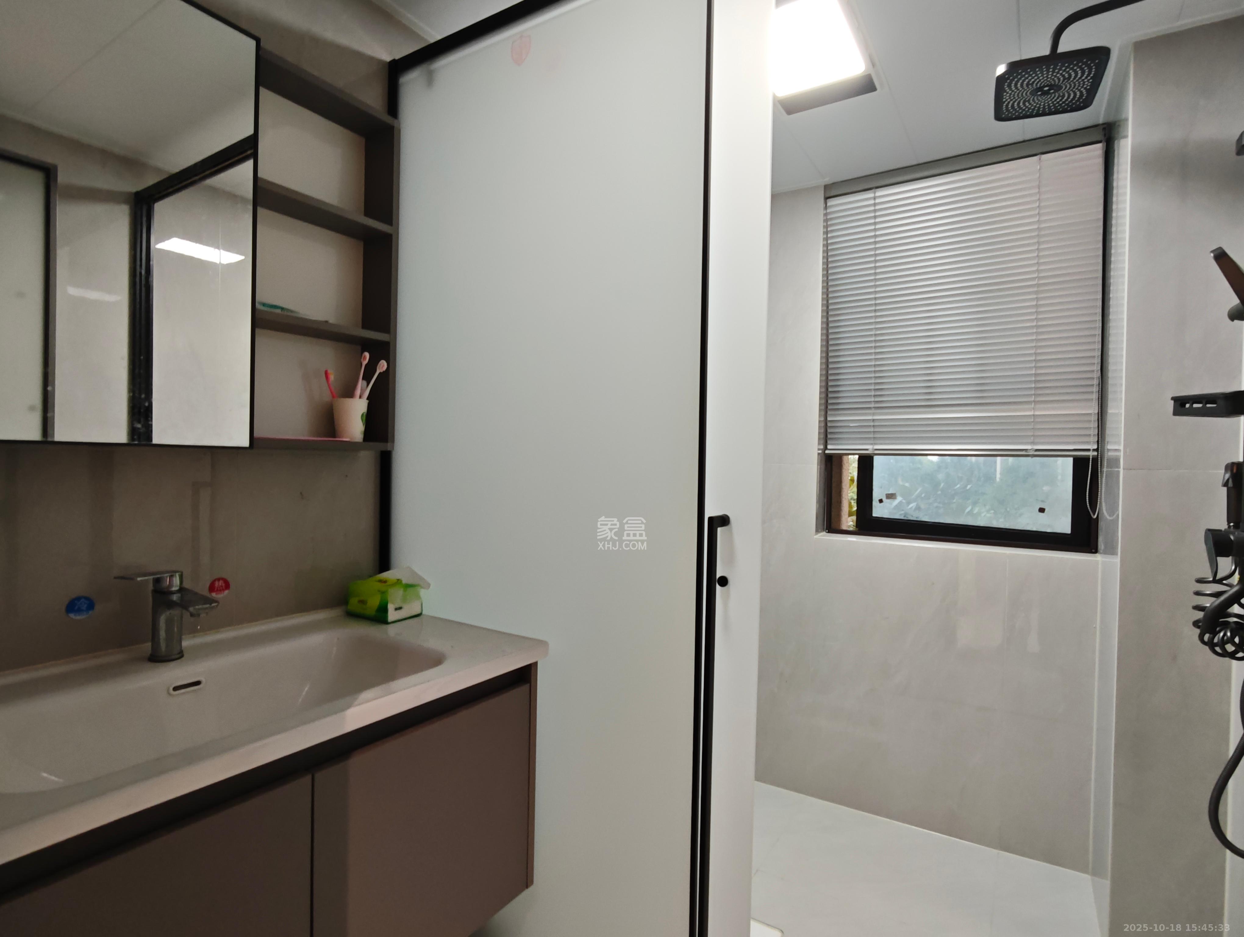 国泰九龙湾 4室2厅2卫 3500.0元/月 国泰九龙湾 4室2厅2卫 3500.0元/月室内图