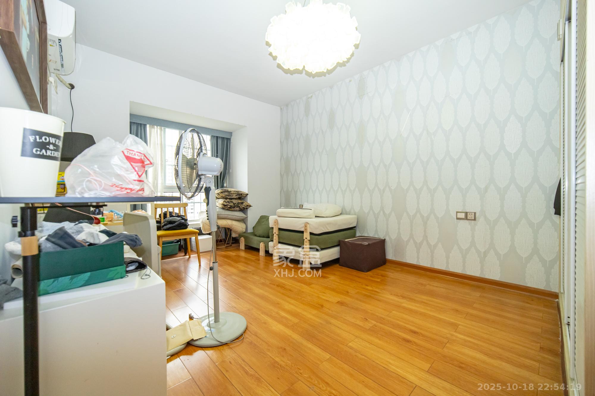 蝴蝶谷  3室2厅1卫    48.8万卧室