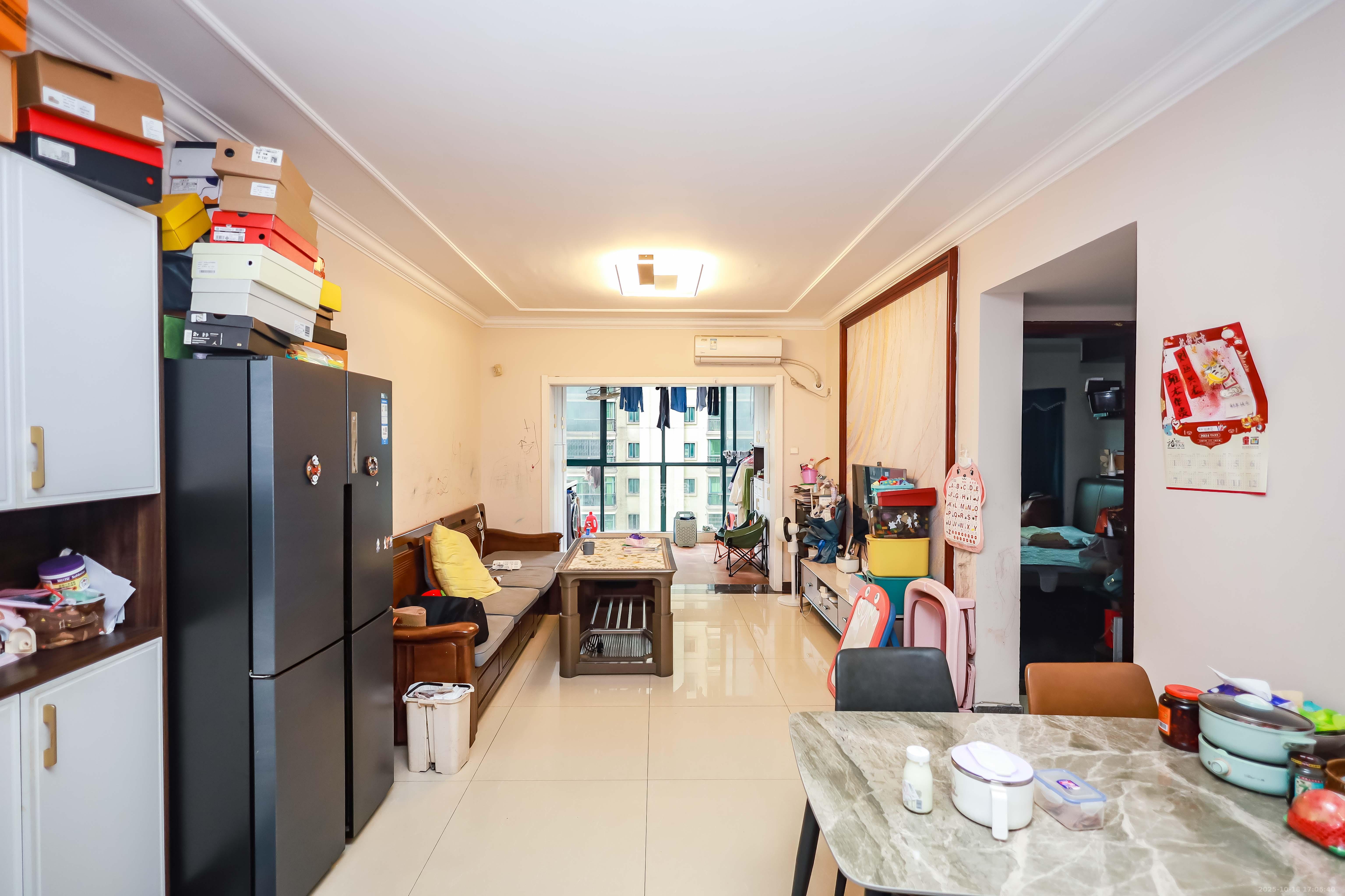 恒大华府 3室2厅1卫 118.0万 恒大华府 3室2厅1卫 118.0万客厅