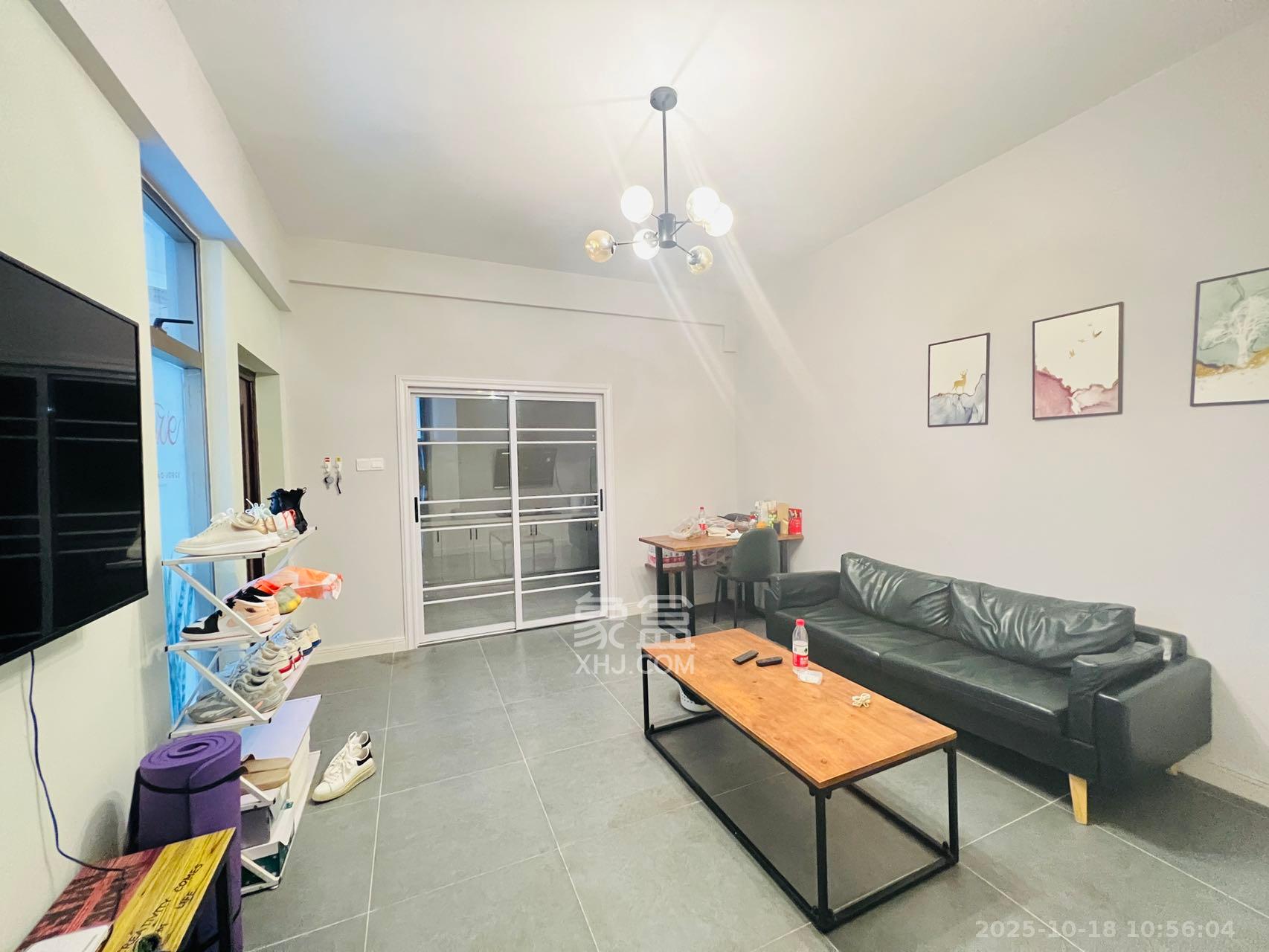 大地金墅  1室1厅1卫    2400.0元/月 大地金墅  1室1厅1卫    2400.0元/月室内图