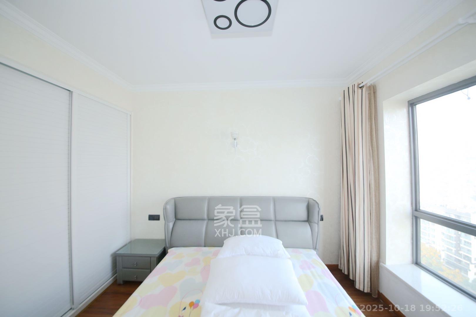 融科檀香山（融科紫檀、香山国际）  2室2厅1卫    2800.0元/月室内图