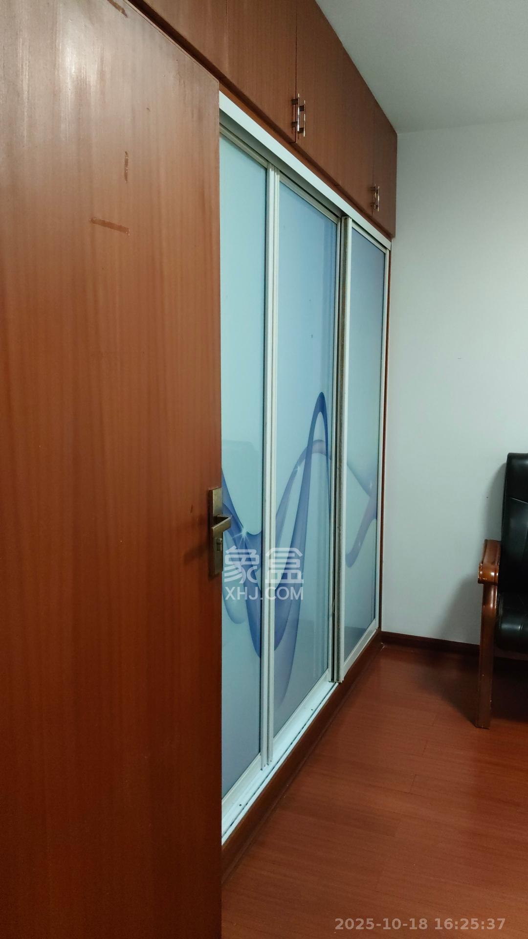 家兴公寓(洪家井)  2室1厅1卫    2000.0元/月 家兴公寓(洪家井)  2室1厅1卫    2000.0元/月室内图