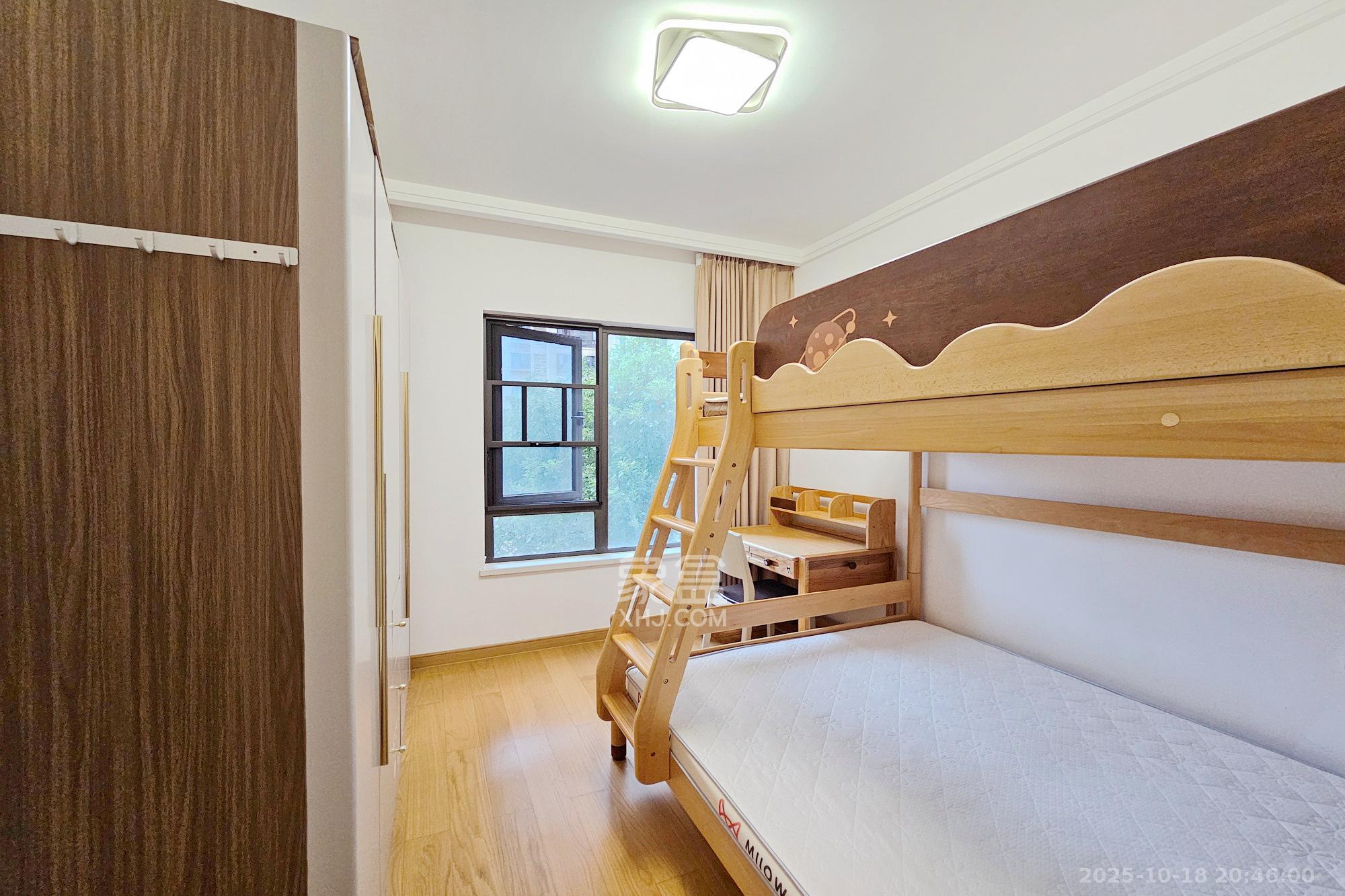 阳光城尚东湾蓝莓苑 2室2厅1卫 59.8万 阳光城尚东湾蓝莓苑 2室2厅1卫 59.8万卧室