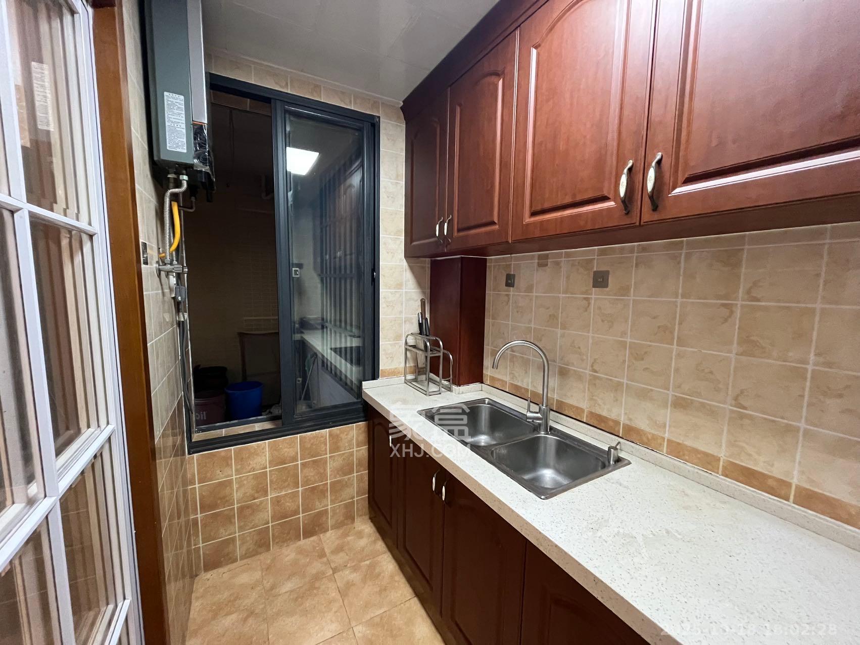 中建芙蓉嘉苑  3室2厅2卫    2500.0元/月室内图