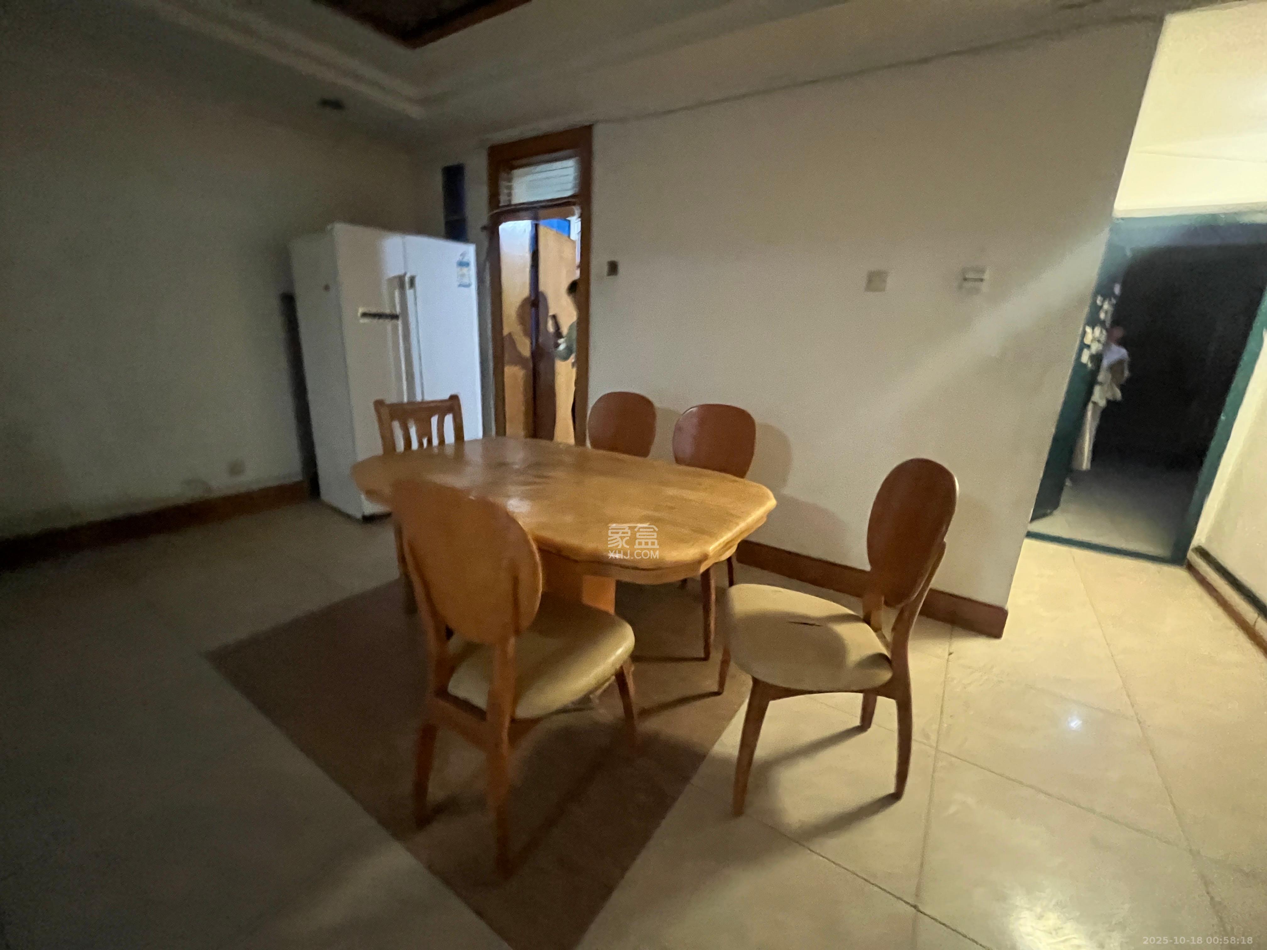 铭园小区  1室2厅2卫    3000.0元/月室内图