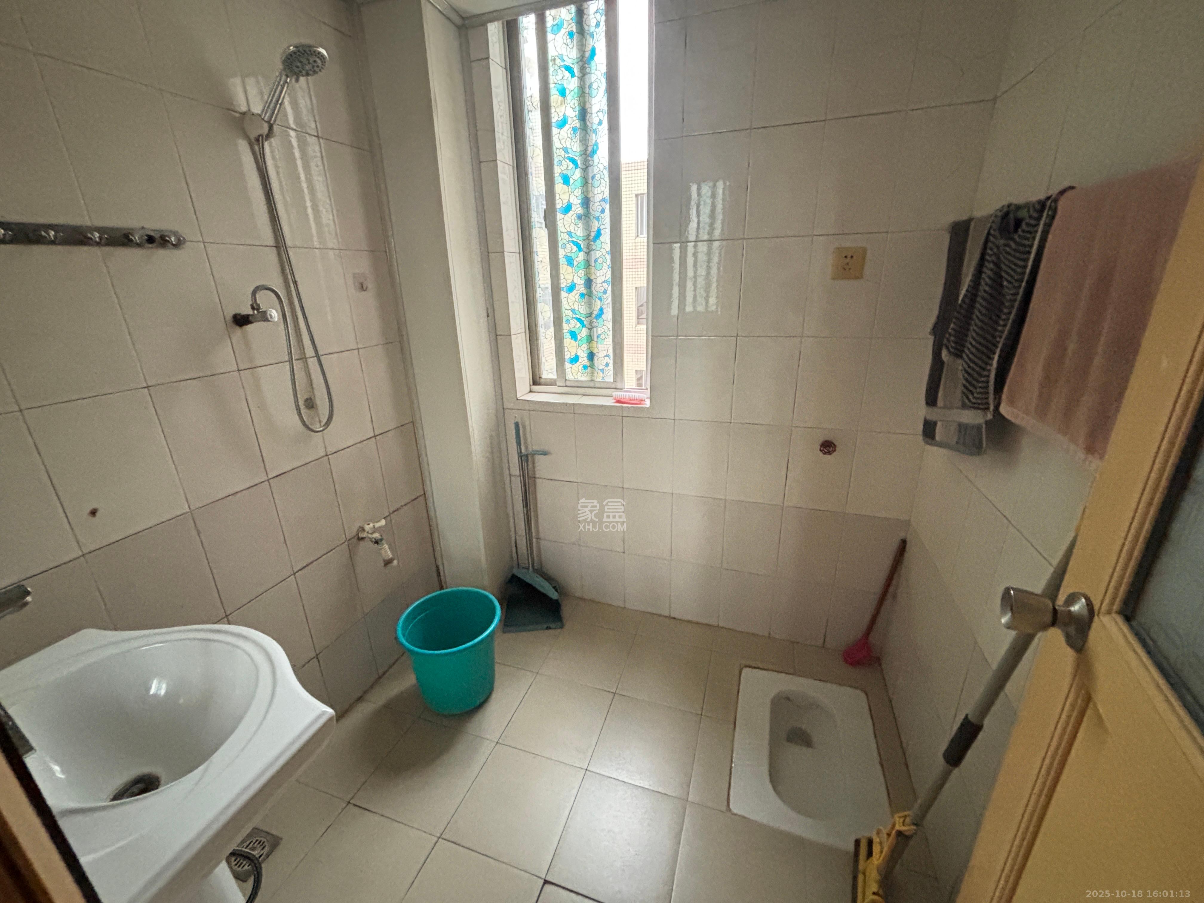 中建五局信和苑三区  2室1厅1卫    1200.0元/月室内图