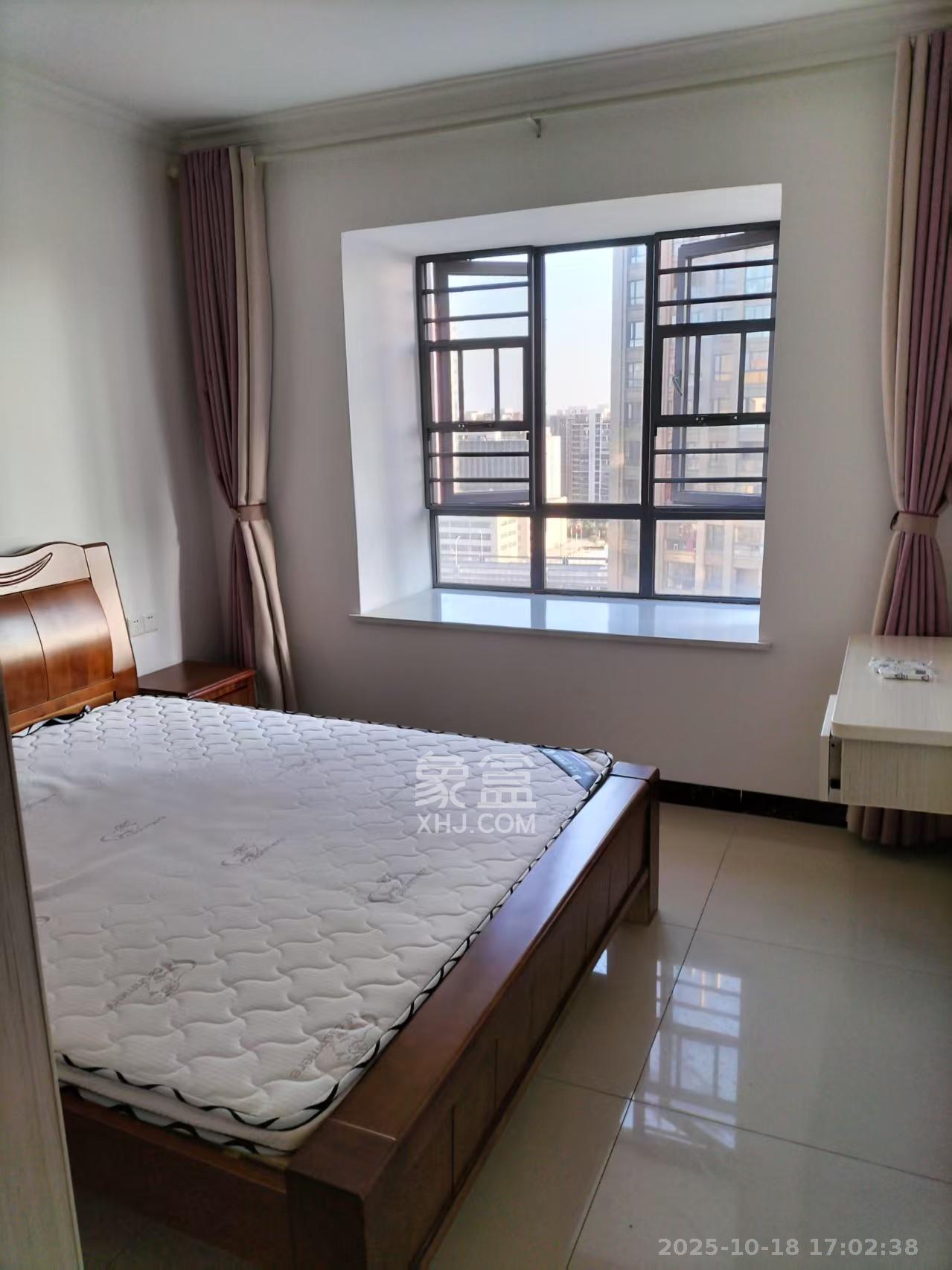 平吉上苑 3室2厅1卫 2600.0元/月 平吉上苑 3室2厅1卫 2600.0元/月室内图